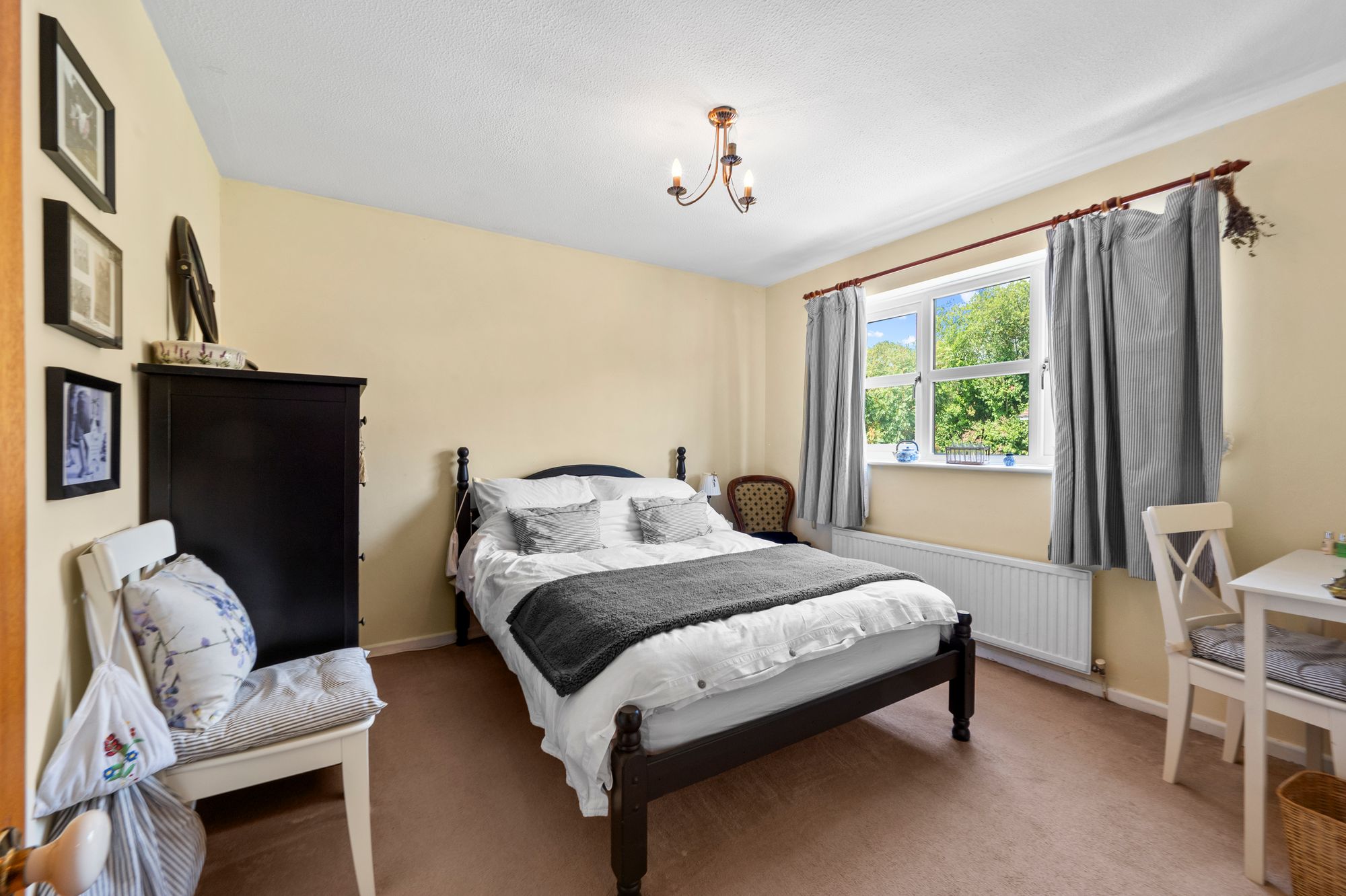 Dundee Close, Fearnhead, WA2
