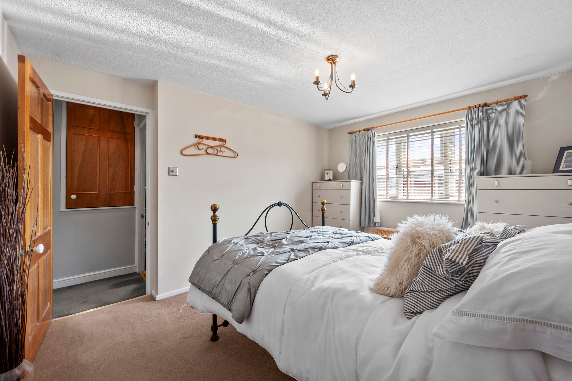 Dundee Close, Fearnhead, WA2