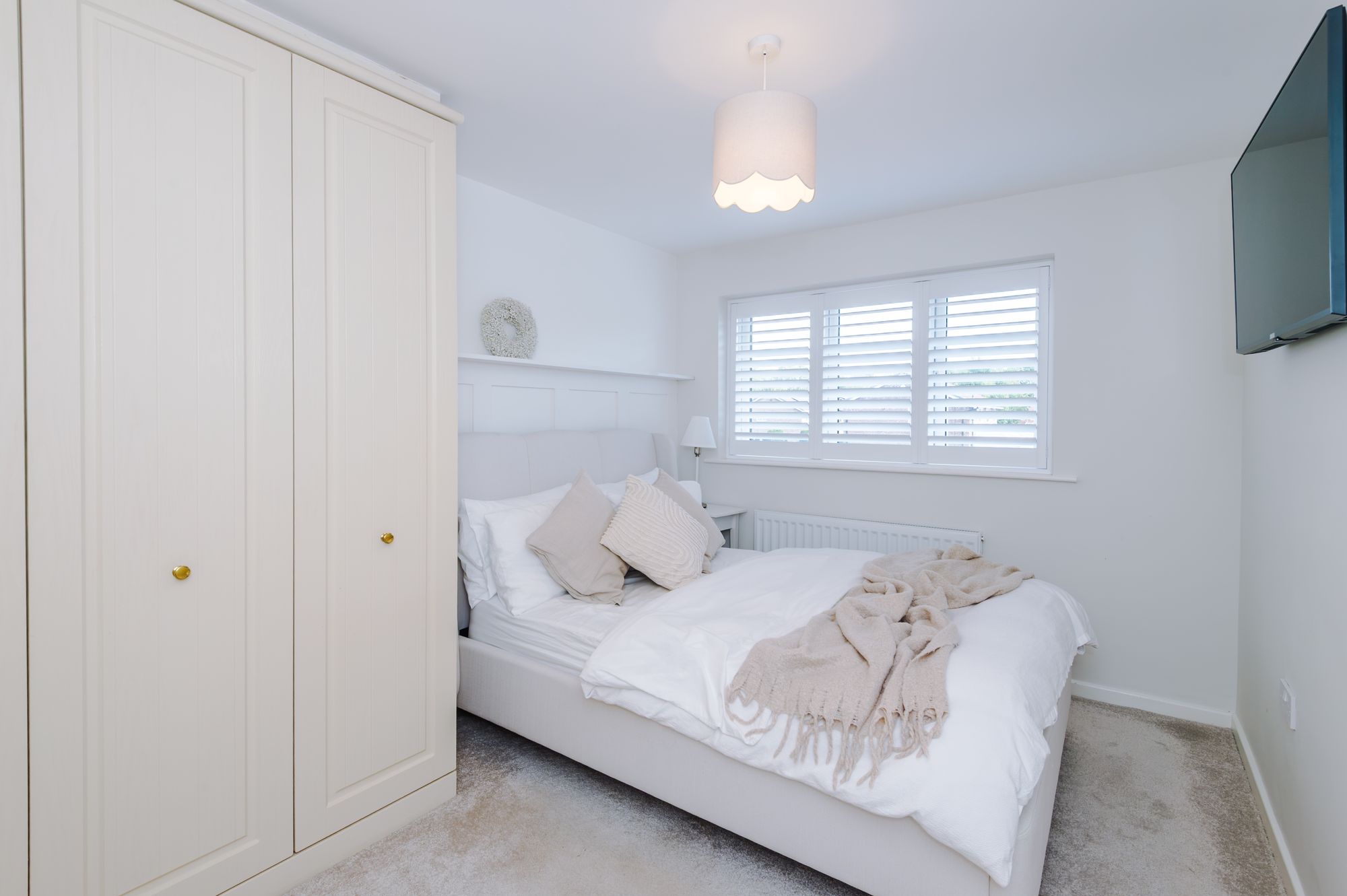 Muirfield Close, Fearnhead, WA2