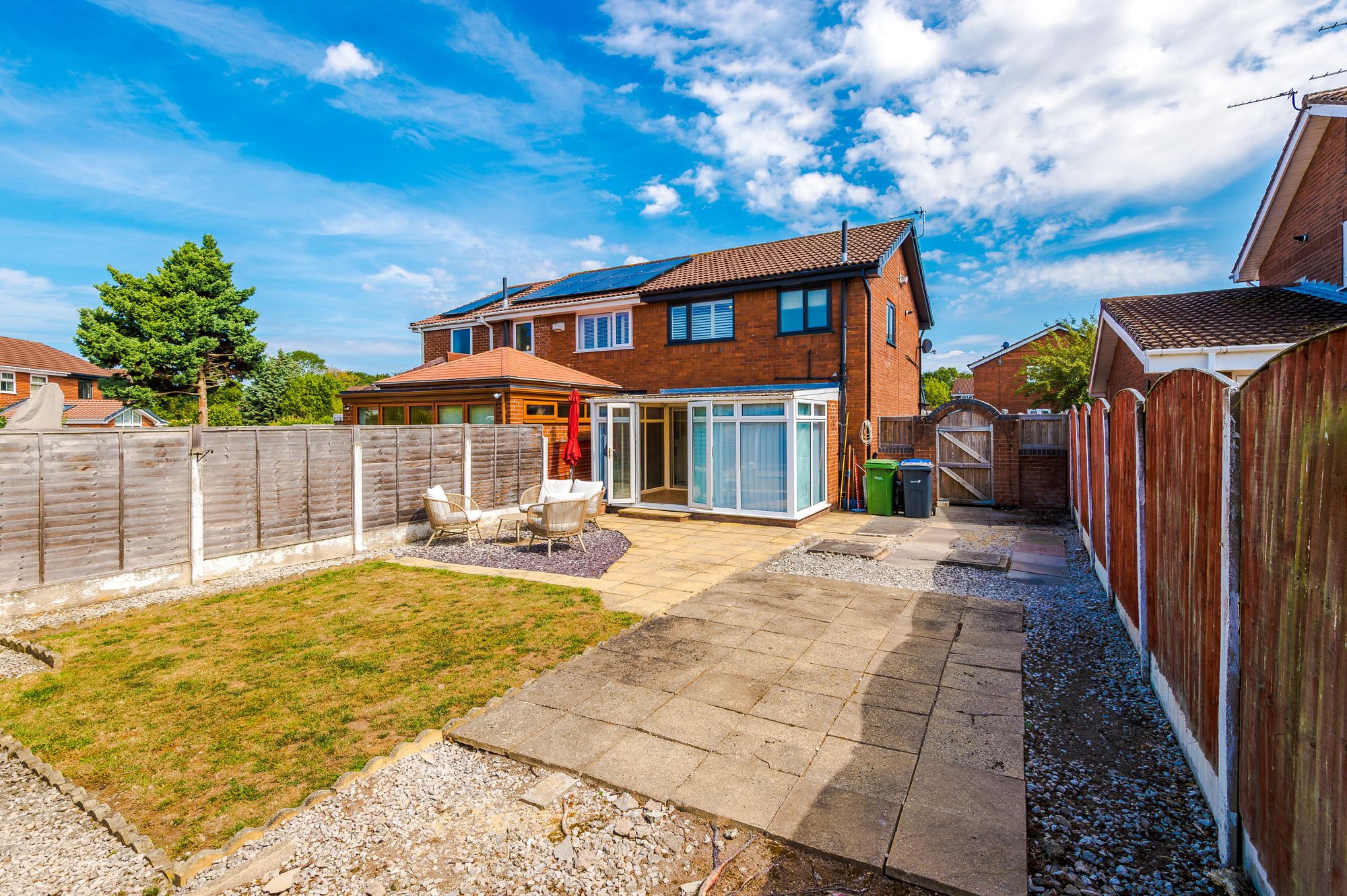 Muirfield Close, Fearnhead, WA2