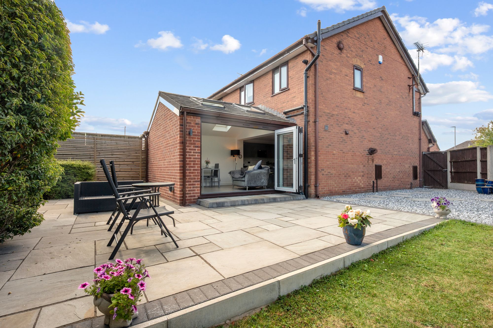 Henllan Gardens, St. Helens, WA9