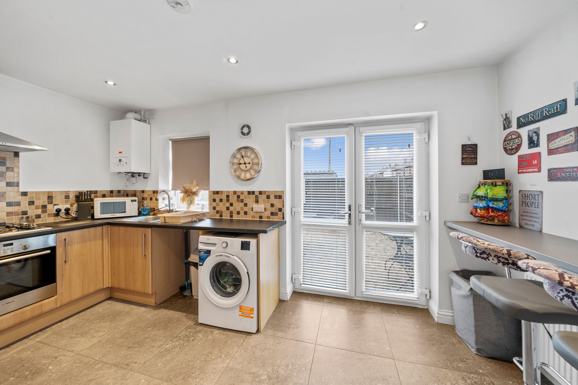 Manchester Road, Leigh, WN7