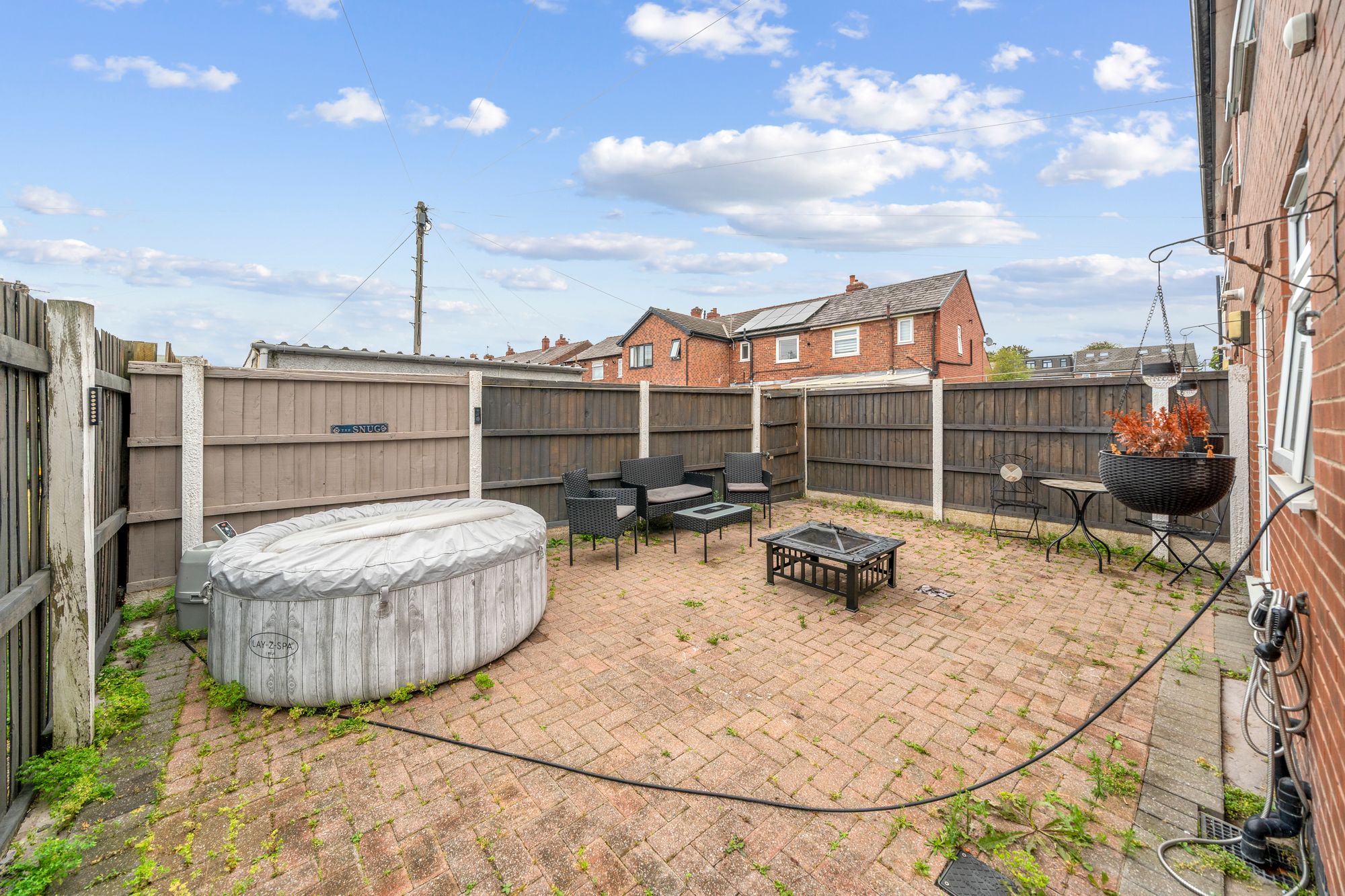 Manchester Road, Leigh, WN7