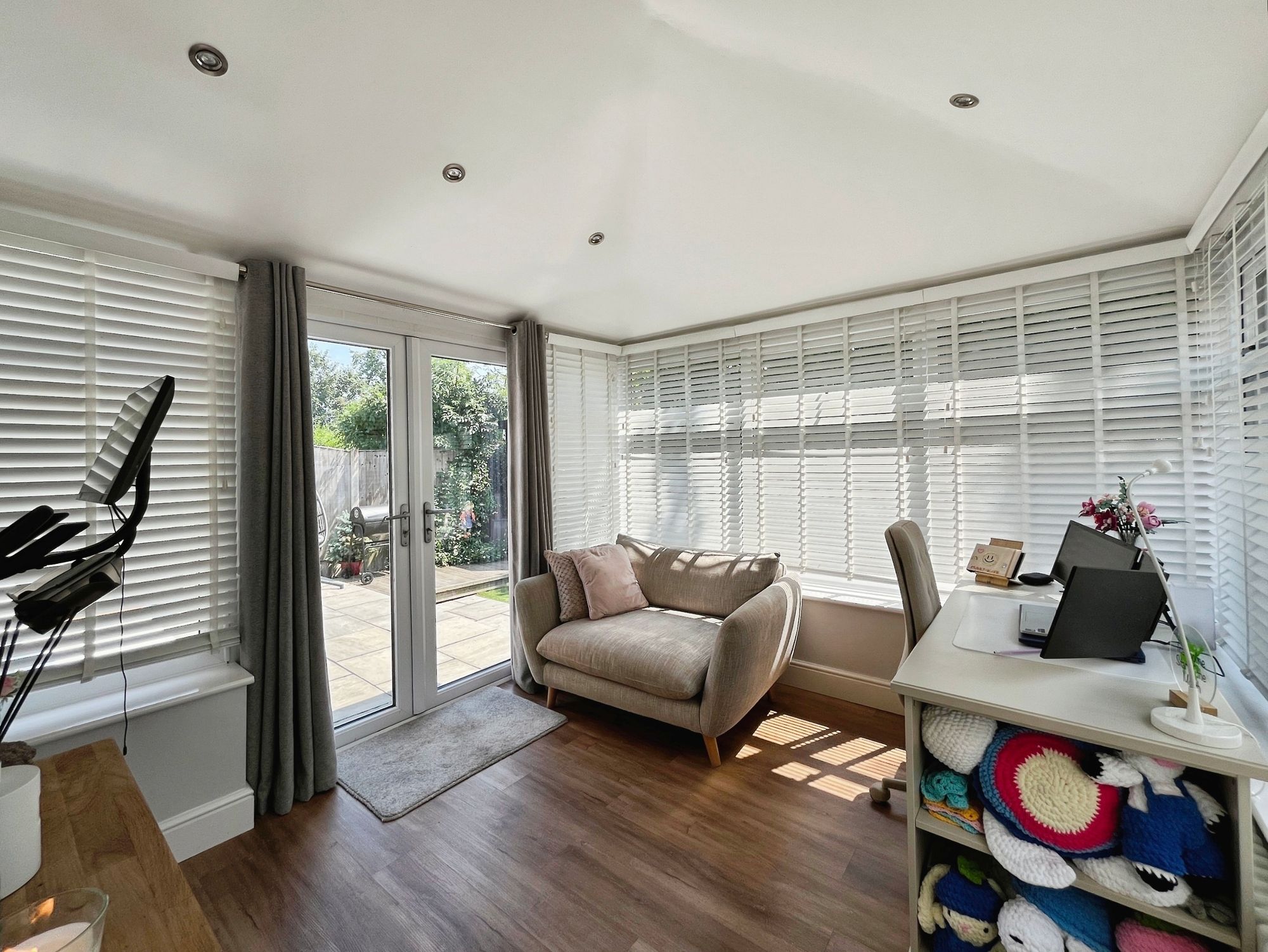 Oak Street, Croft, WA3
