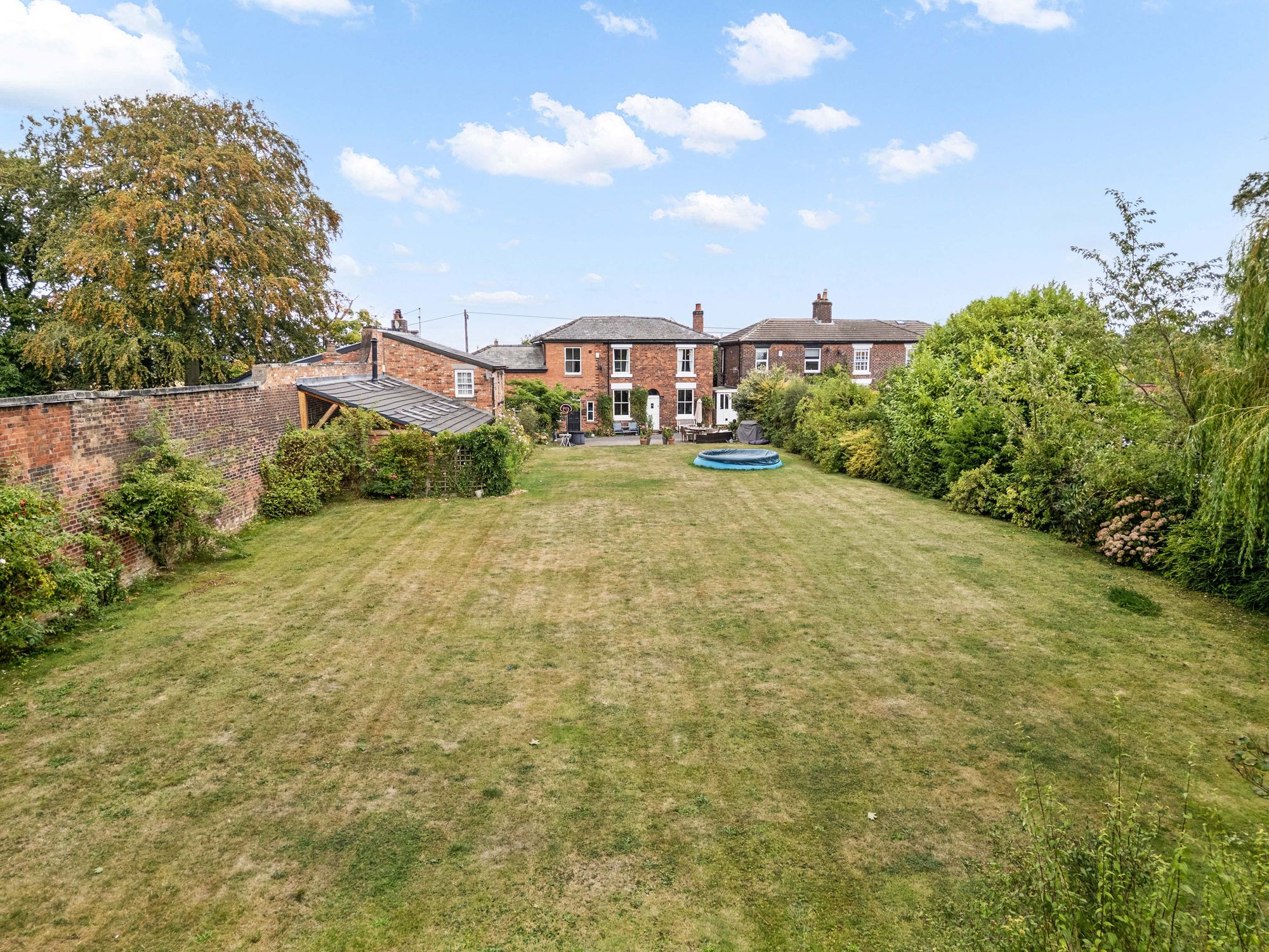 Hobb Lane, Daresbury, WA4