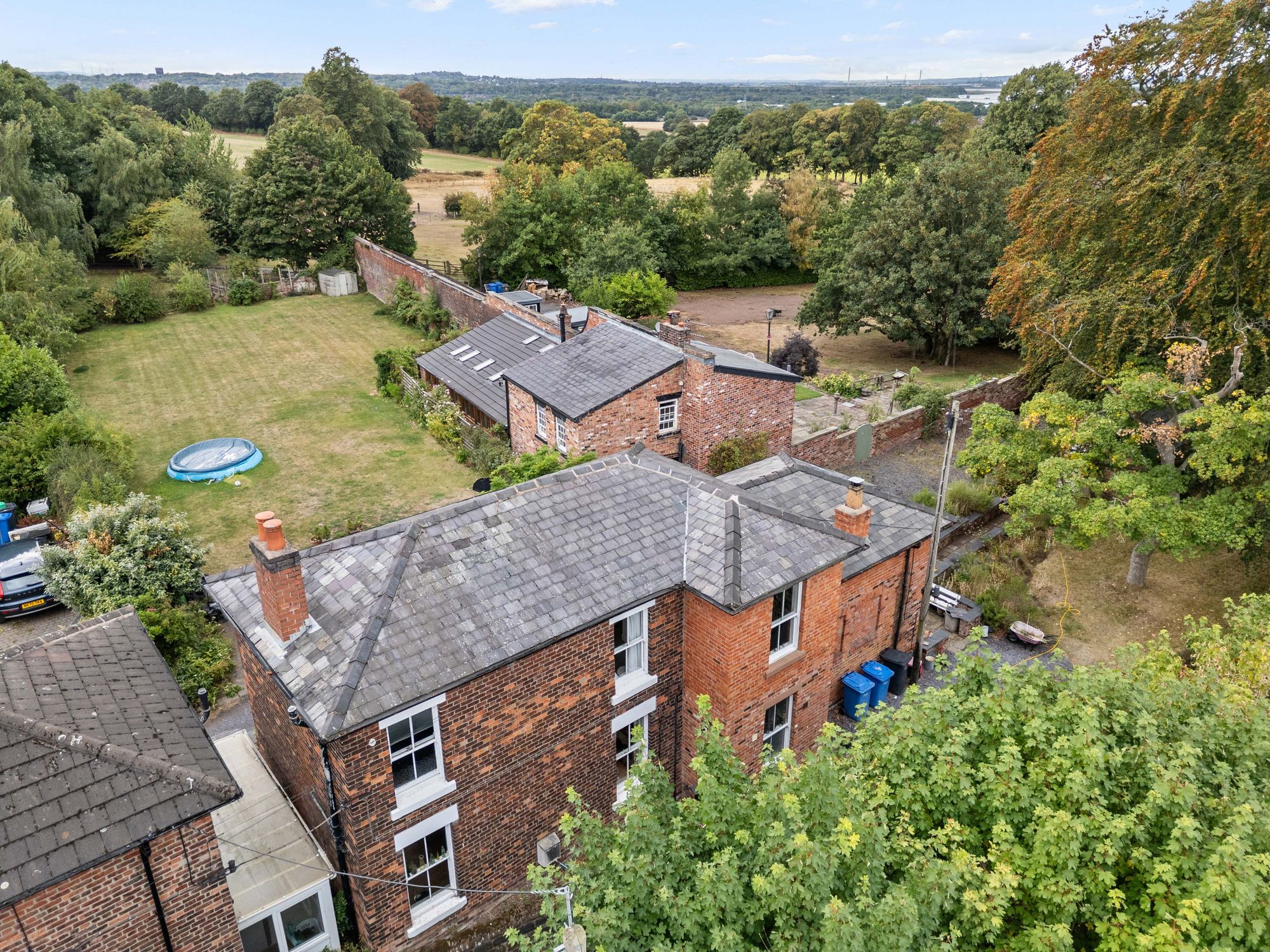 Hobb Lane, Daresbury, WA4