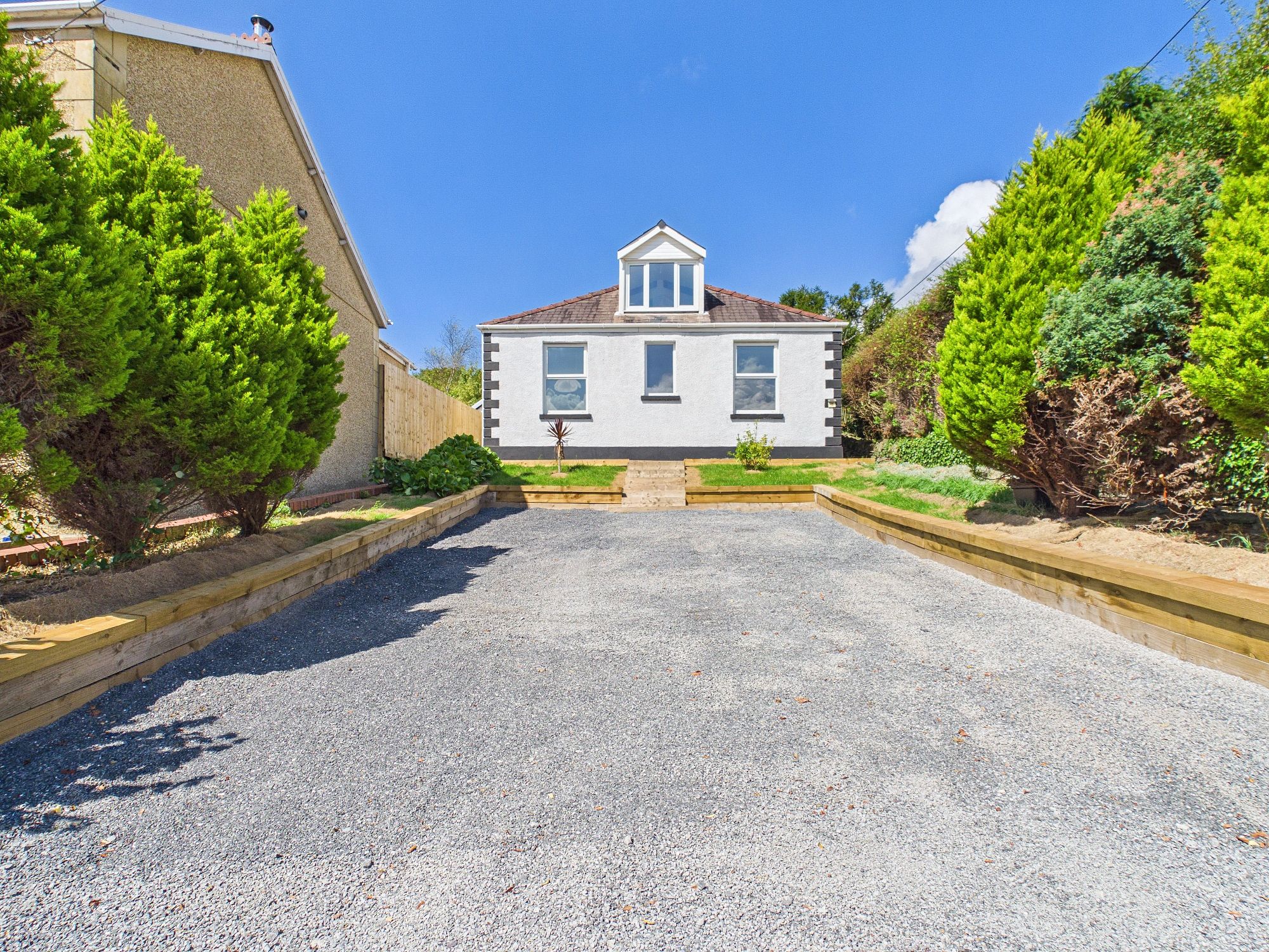 New Road, Pontardawe, SA8