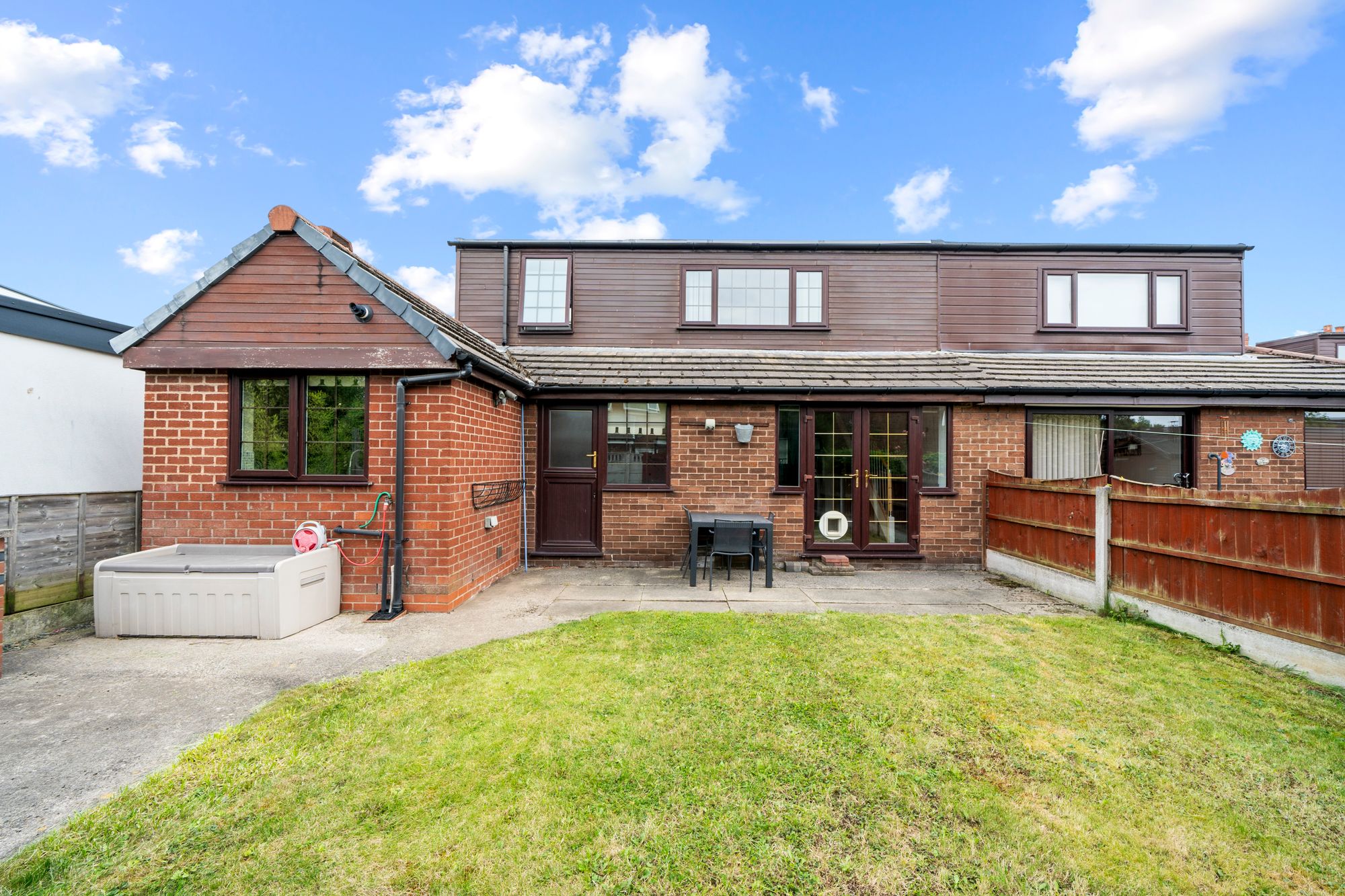 Wigan Road, Leigh, WN7