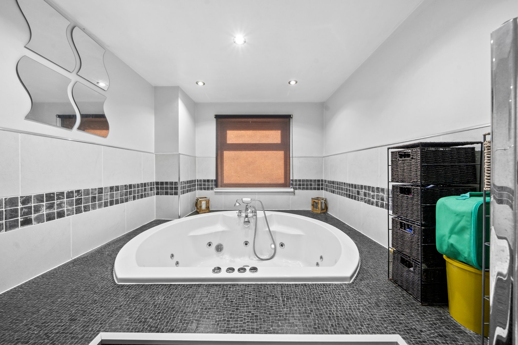 Wigan Road, Leigh, WN7