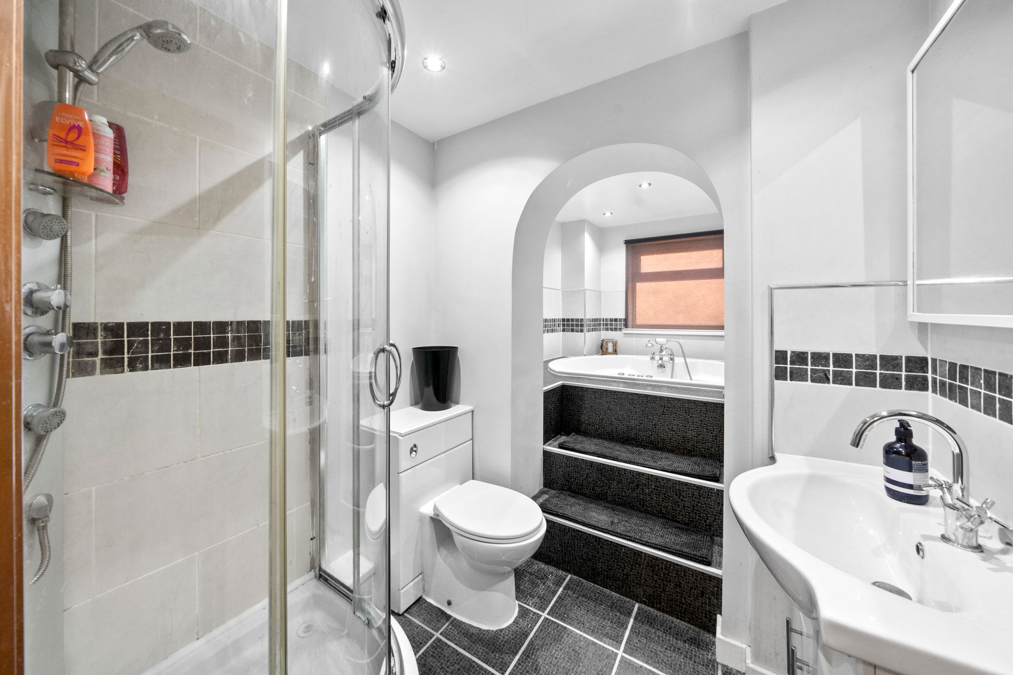 Wigan Road, Leigh, WN7