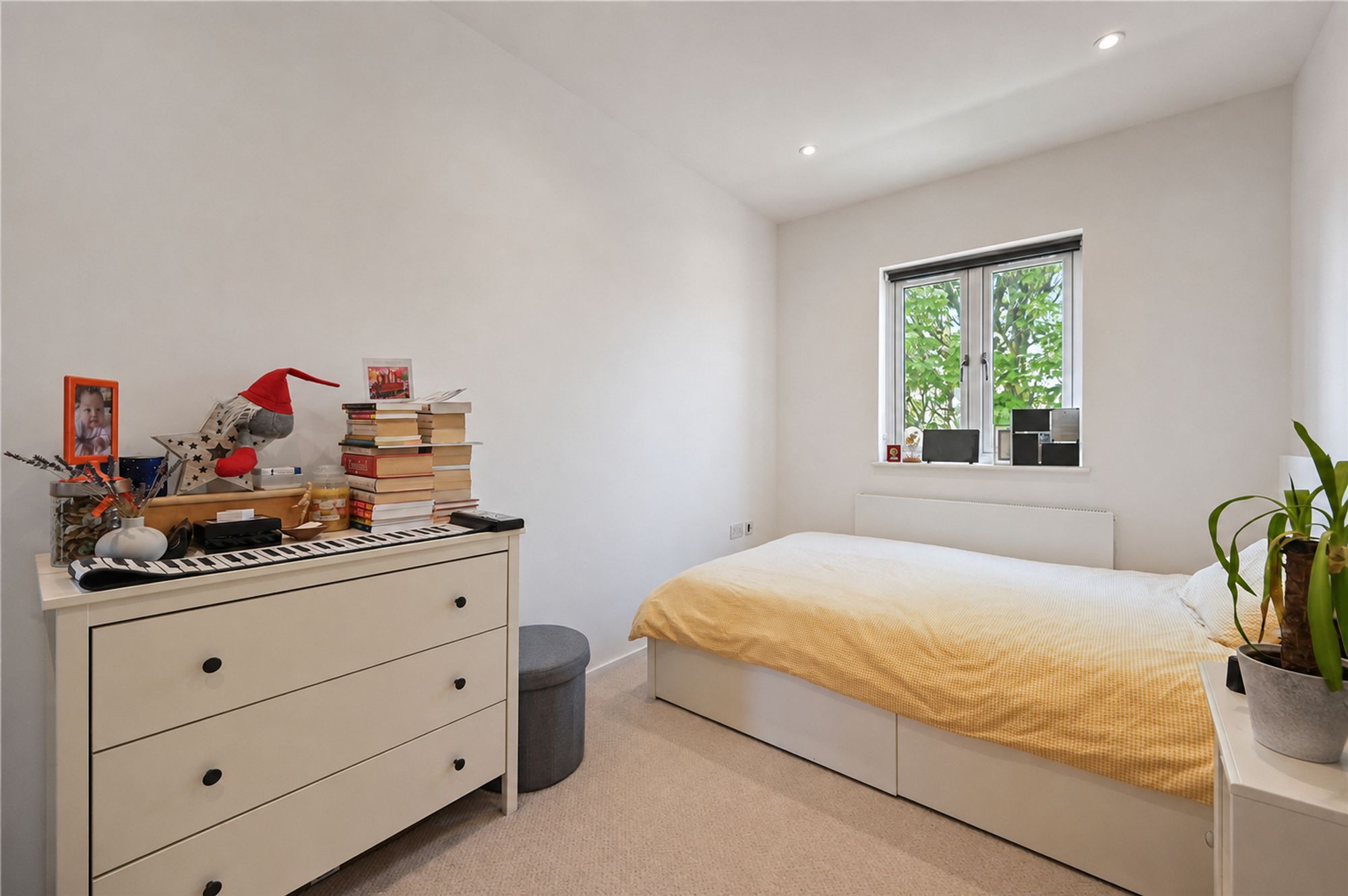 Nicoll Road, NW10
