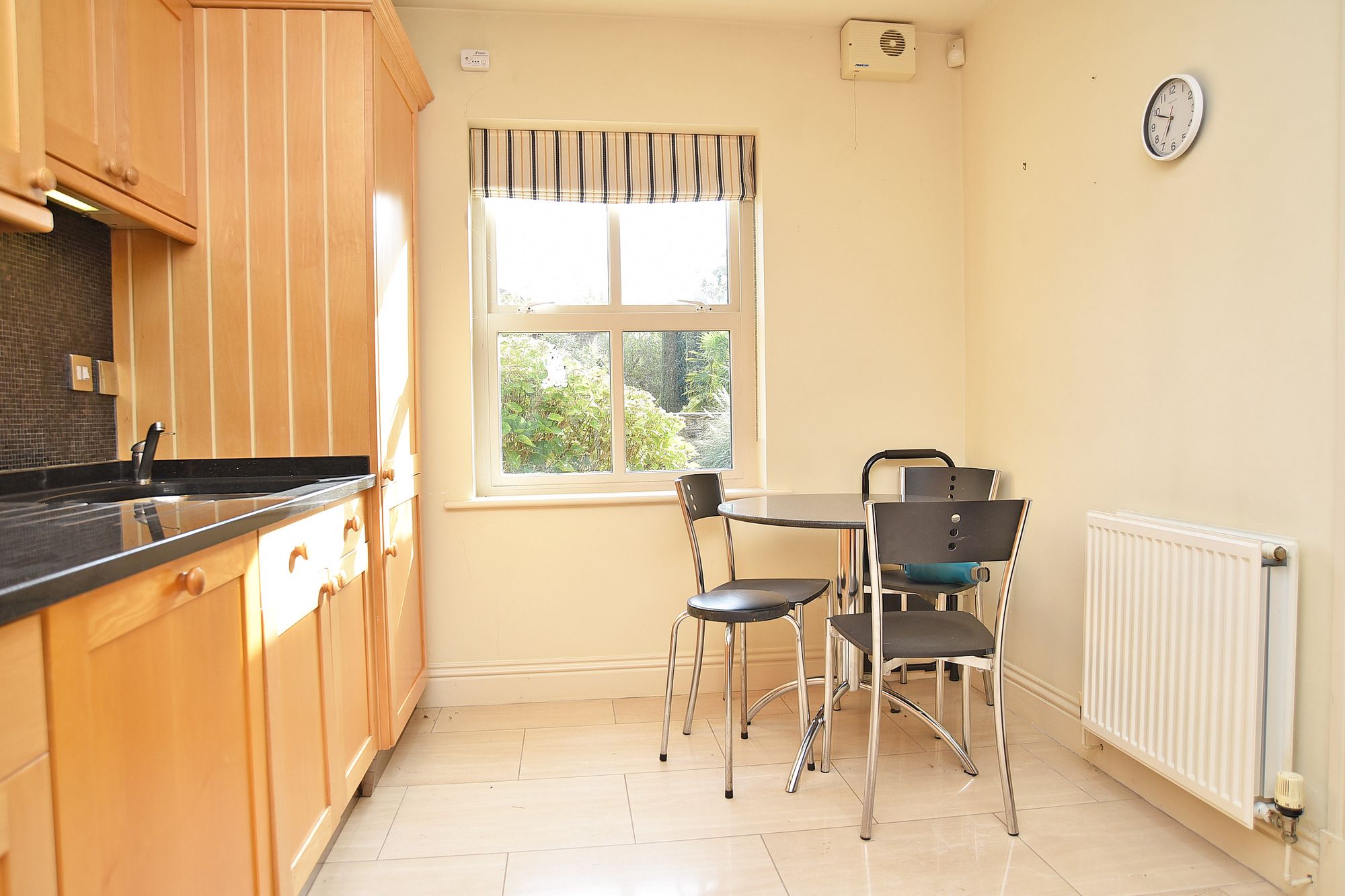 Harrogate Road, Harewood, LS17