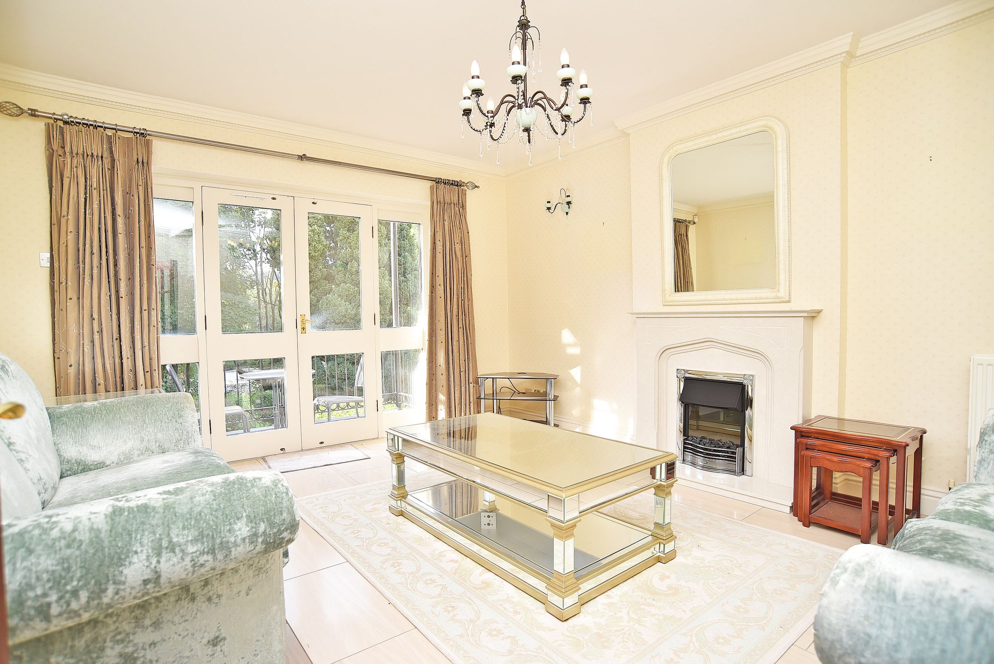 Harrogate Road, Harewood, LS17