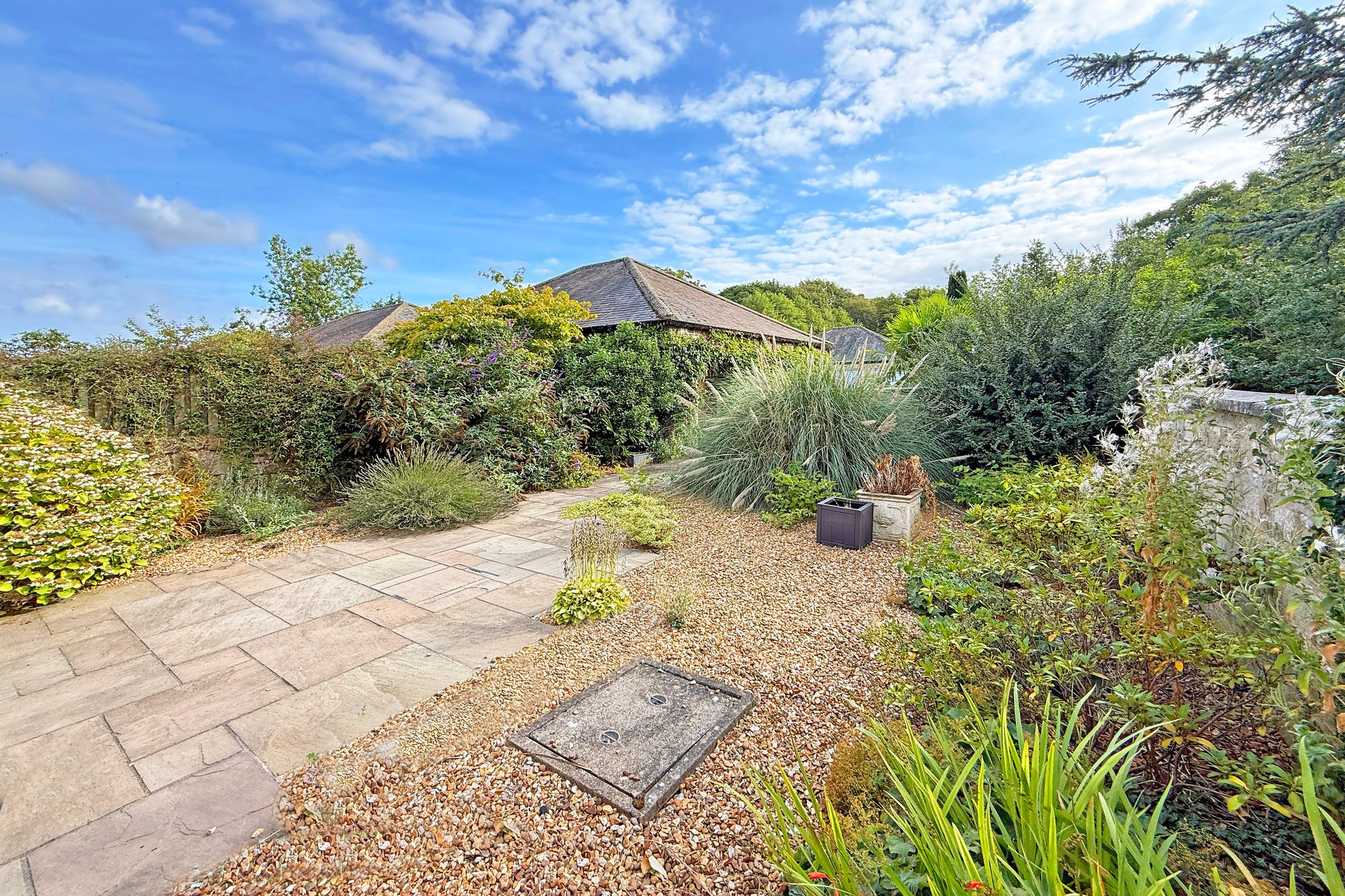 Harrogate Road, Harewood, LS17