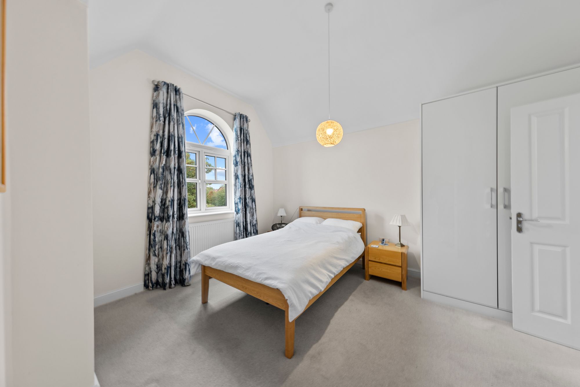 Commissioner Square, Paddington, WA1