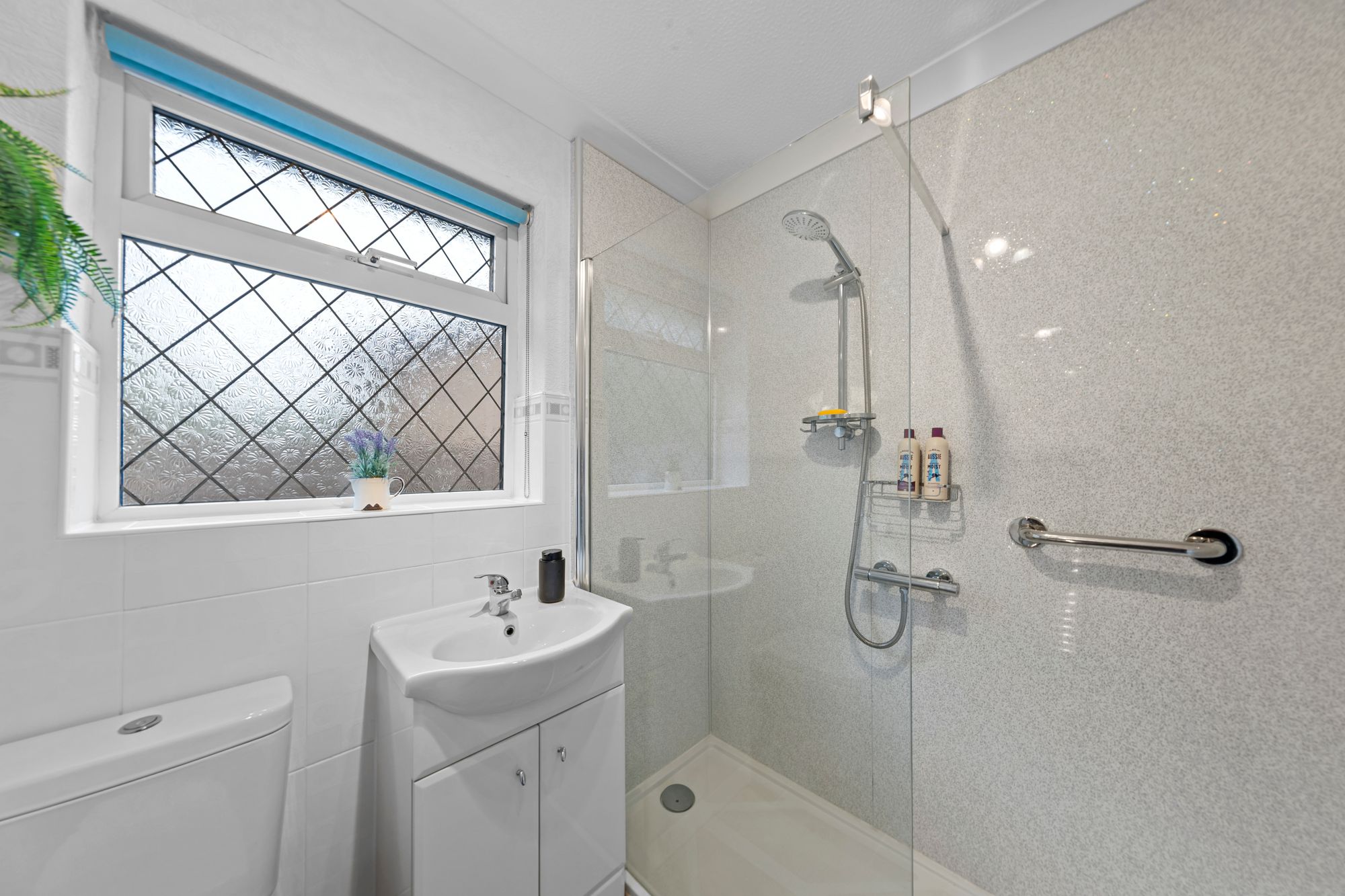Inglewood Close, Birchwood, WA3