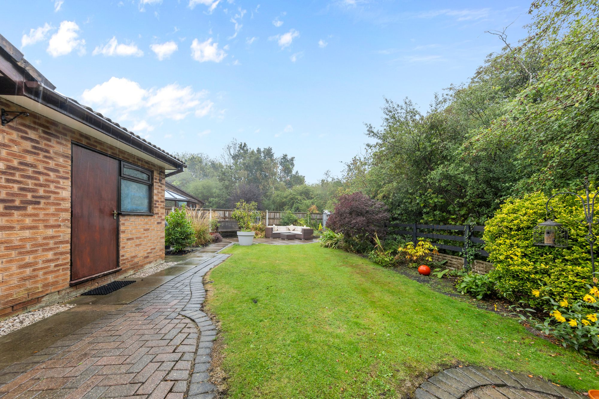 Inglewood Close, Birchwood, WA3