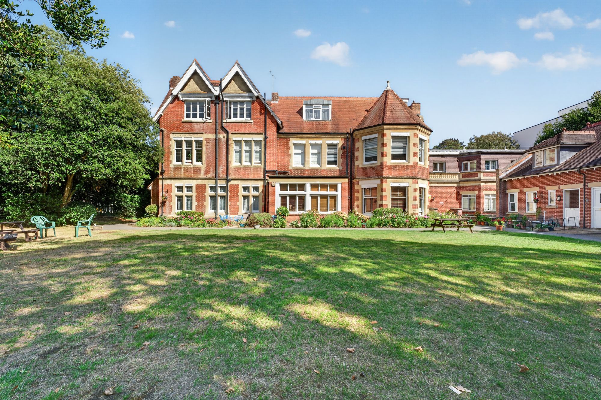 Derby Road, Roysdean Manor, BH1