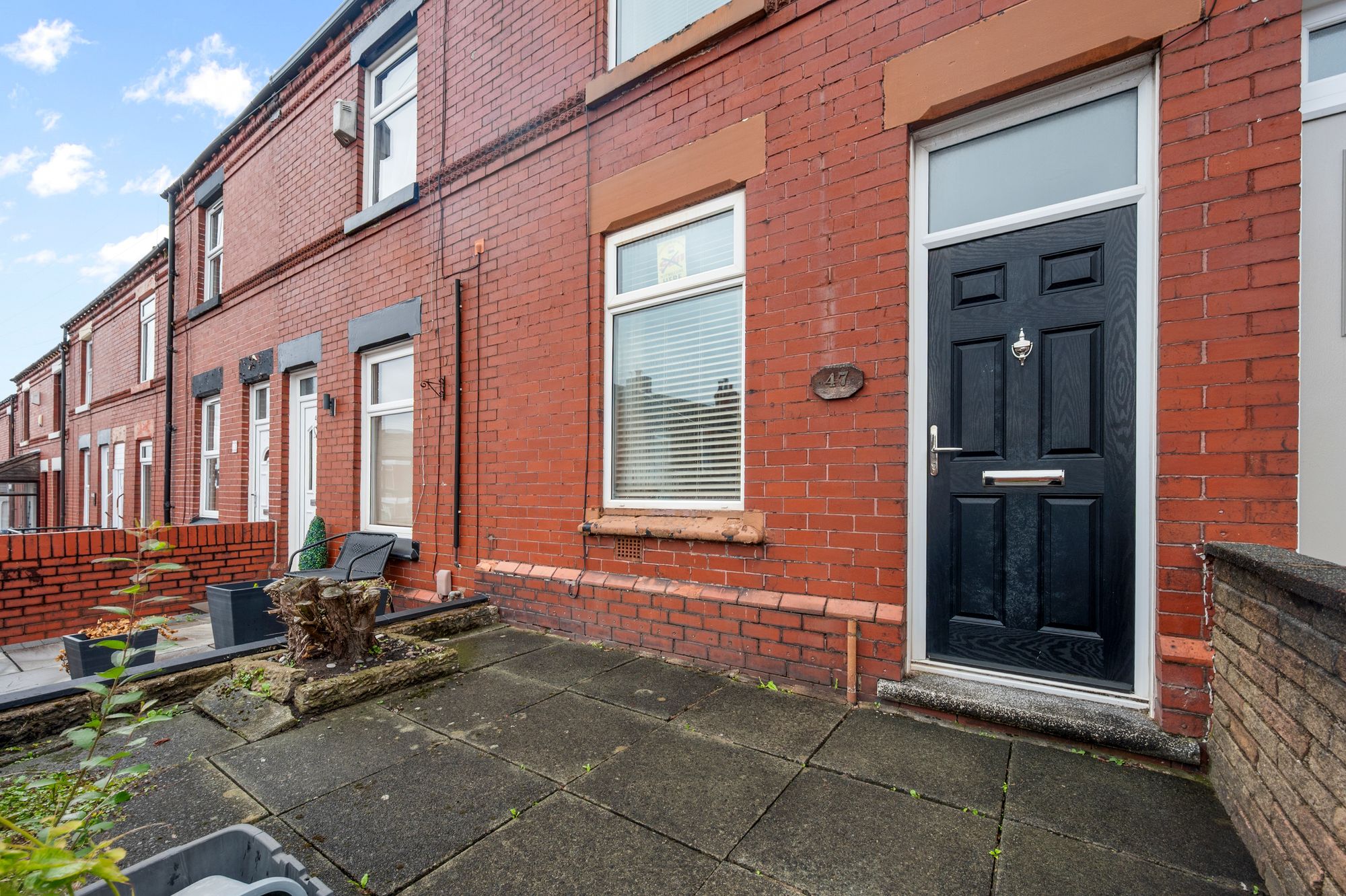 Rivington Street, St. Helens, WA10