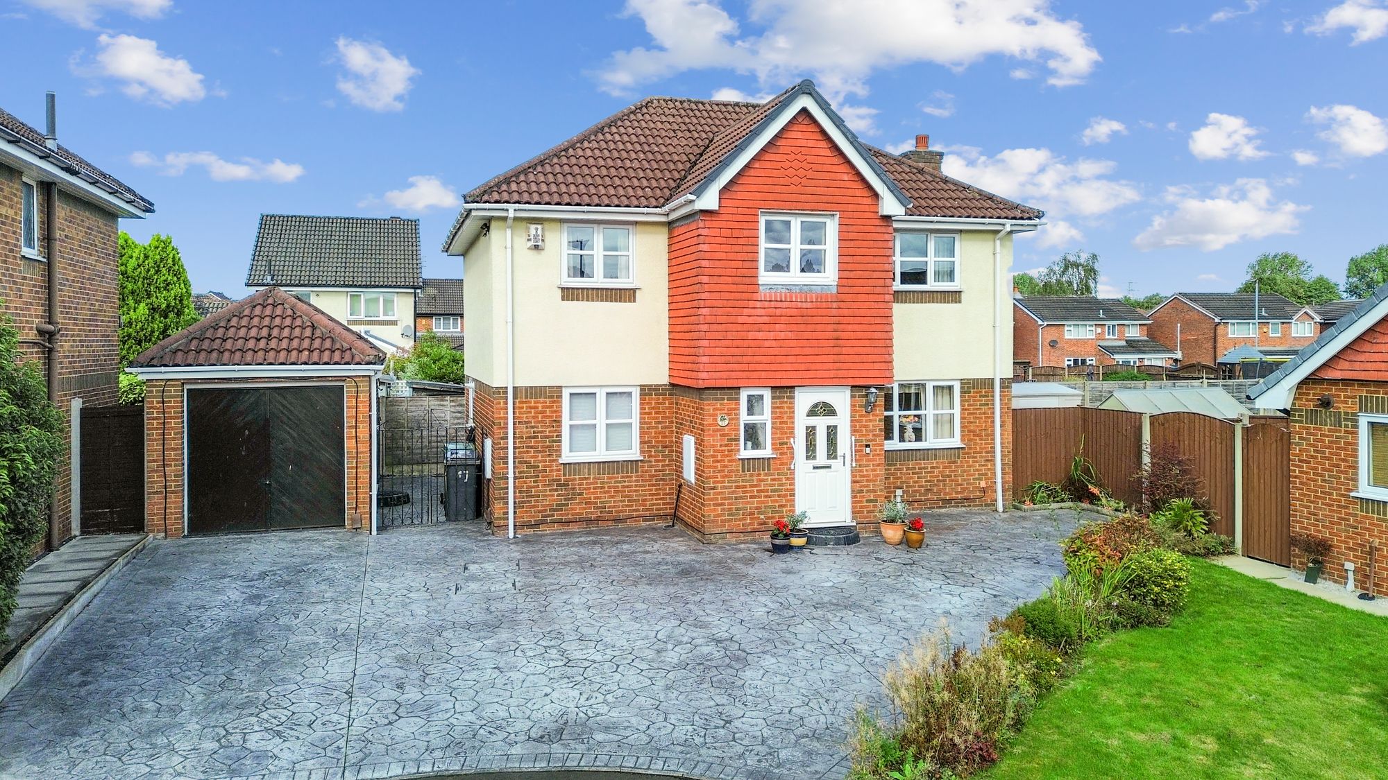 Lincoln Close, Woolston, WA1