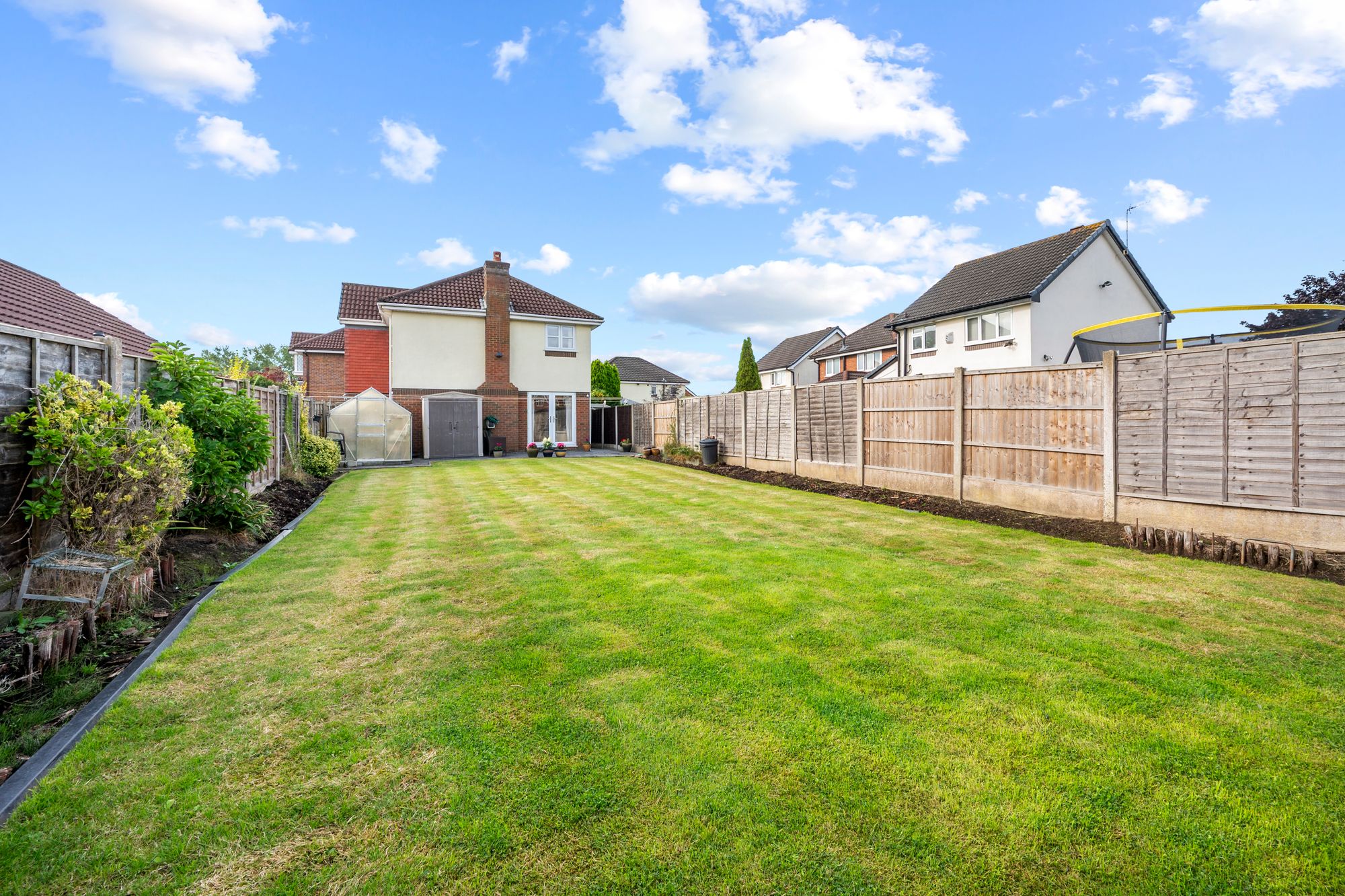 Lincoln Close, Woolston, WA1
