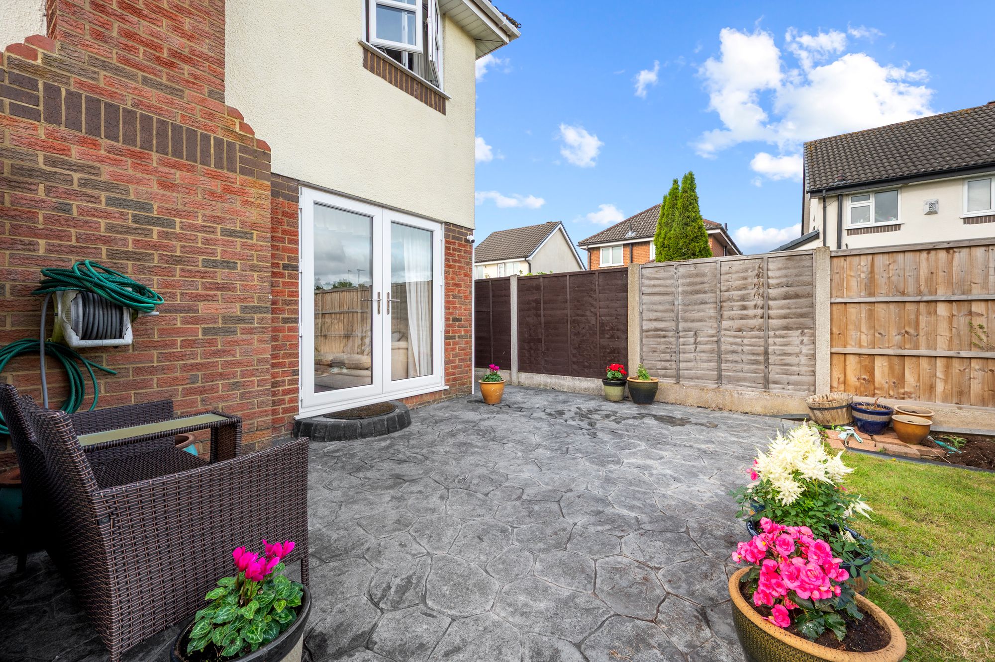 Lincoln Close, Woolston, WA1