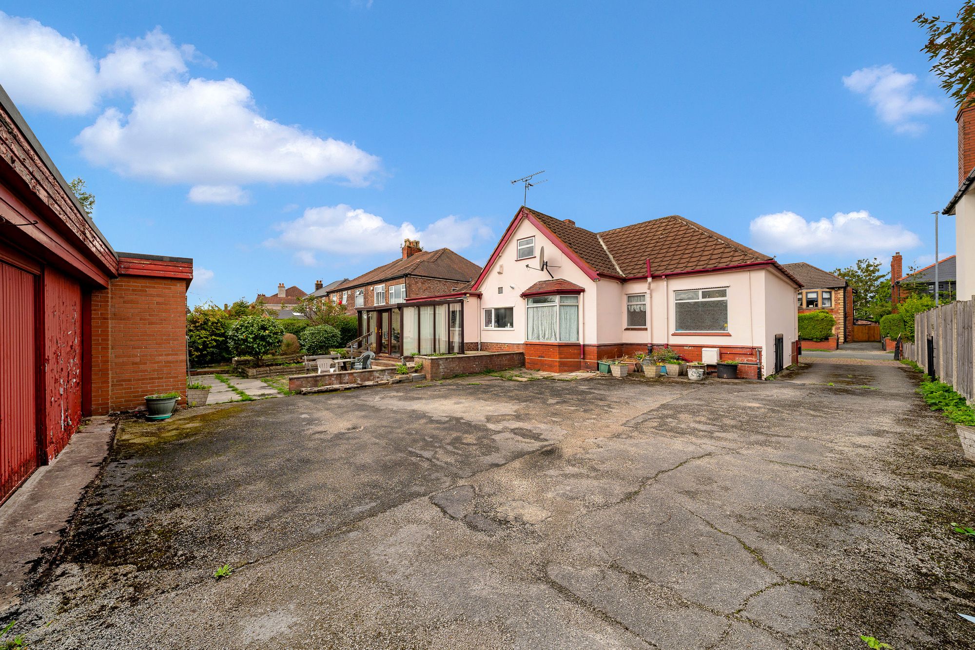 Upton Lane, Widnes, WA8