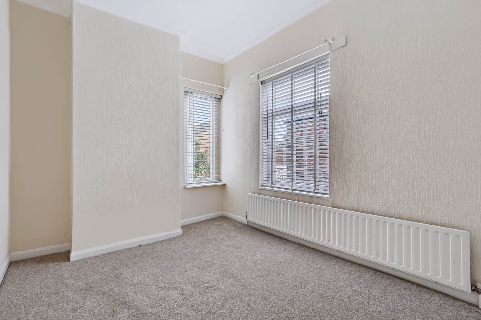 Wilderspool Causeway, Warrington, WA4