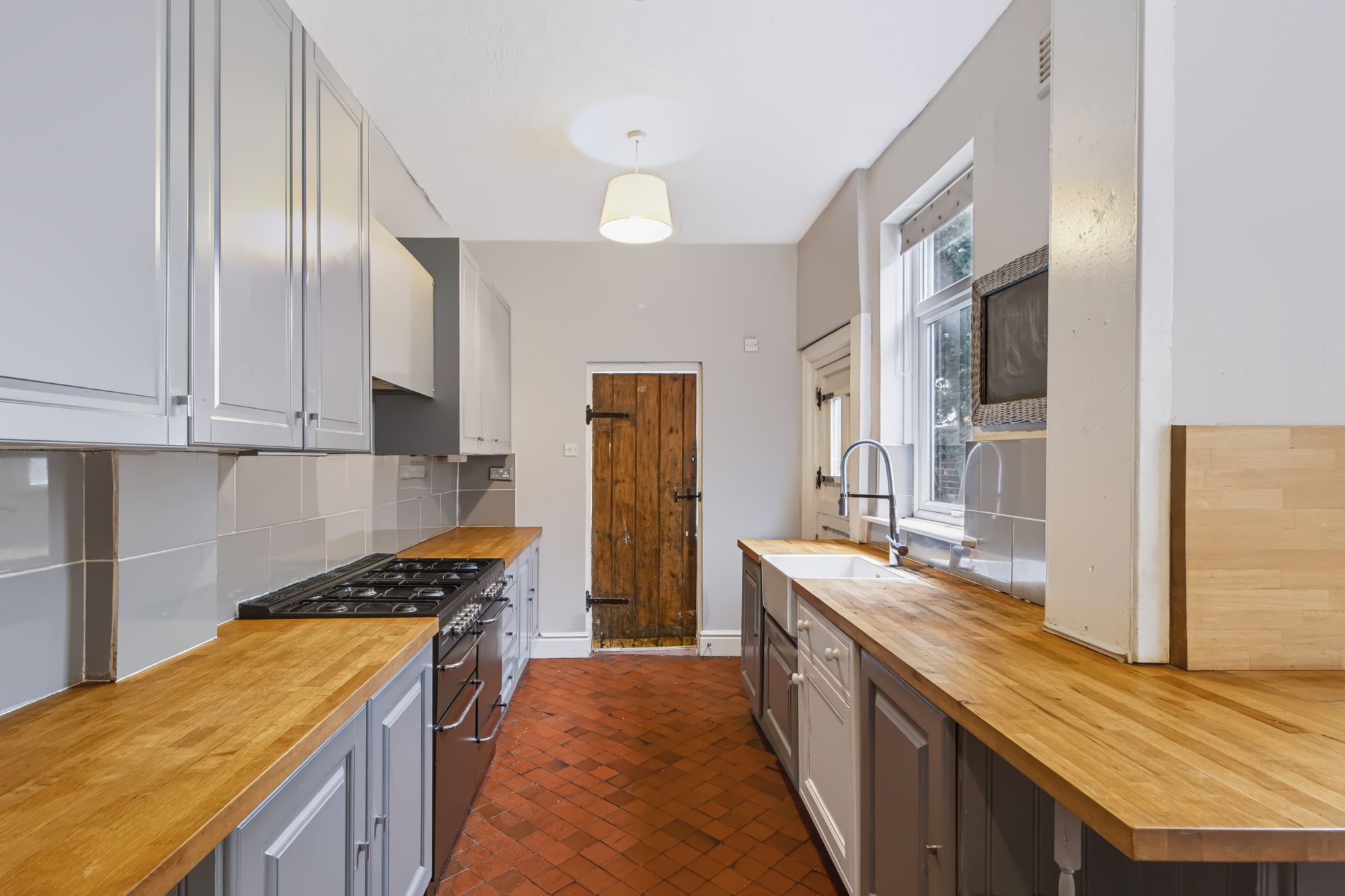 Wilderspool Causeway, Warrington, WA4