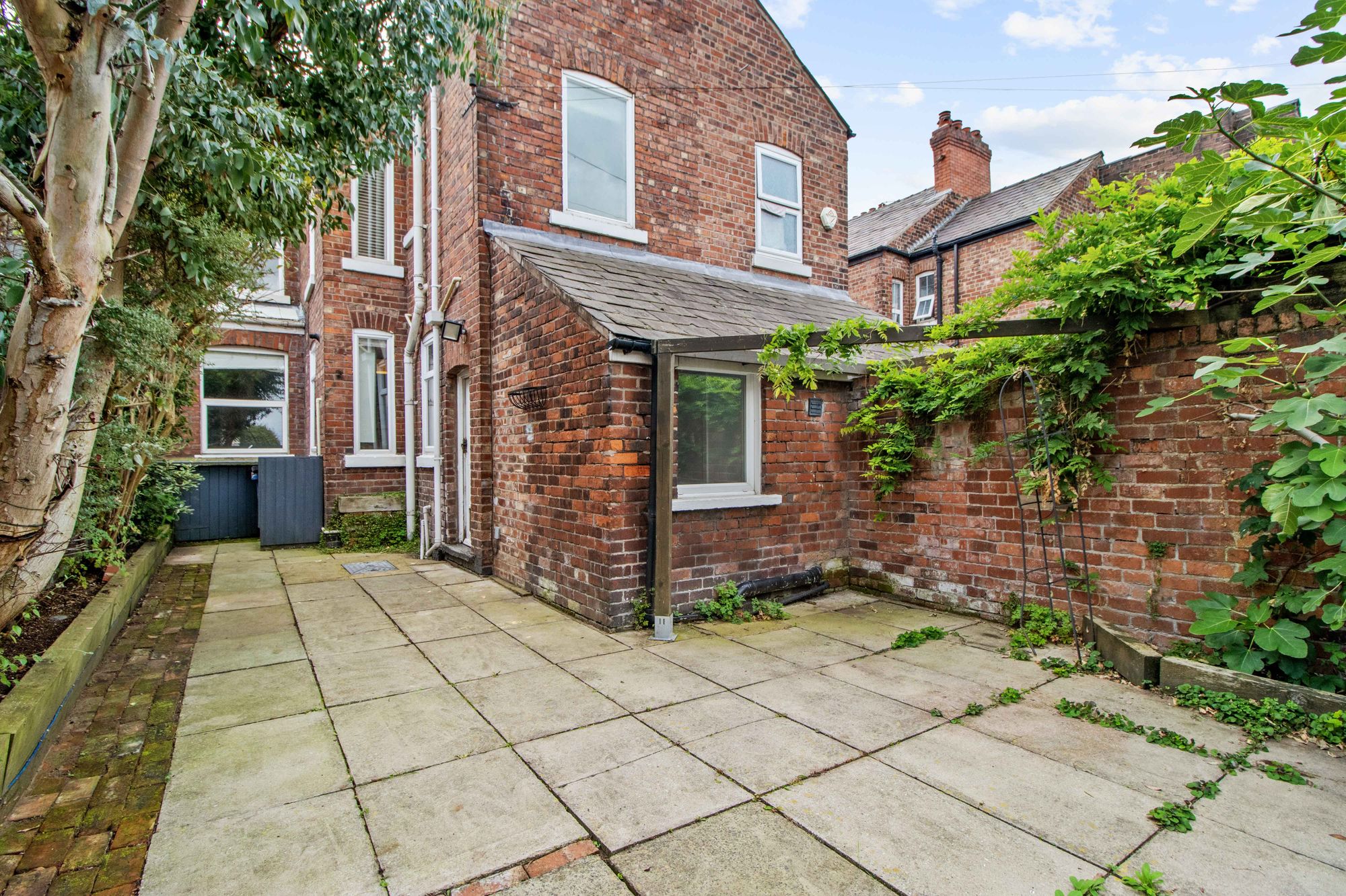 Wilderspool Causeway, Warrington, WA4