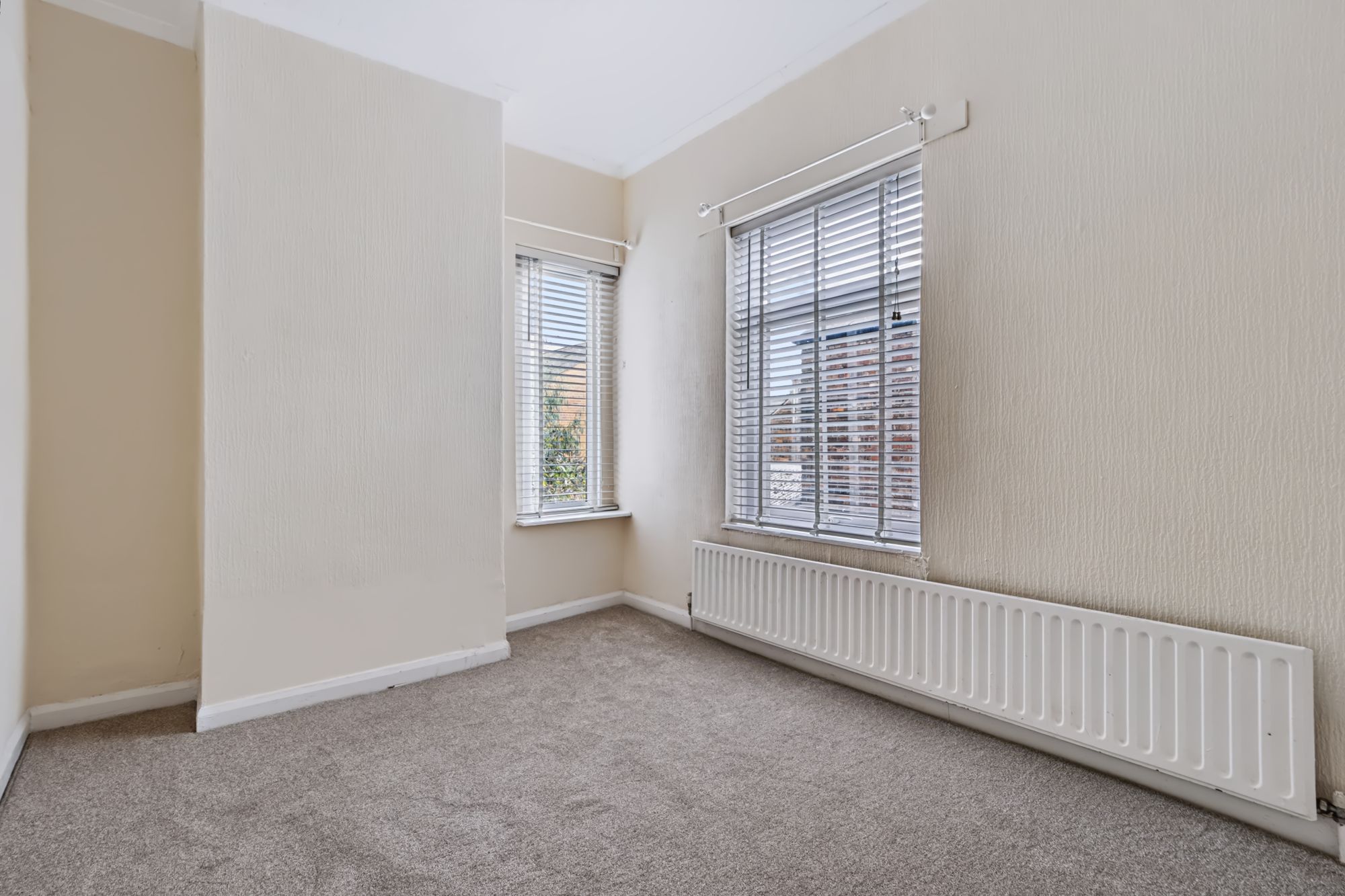 Wilderspool Causeway, Warrington, WA4
