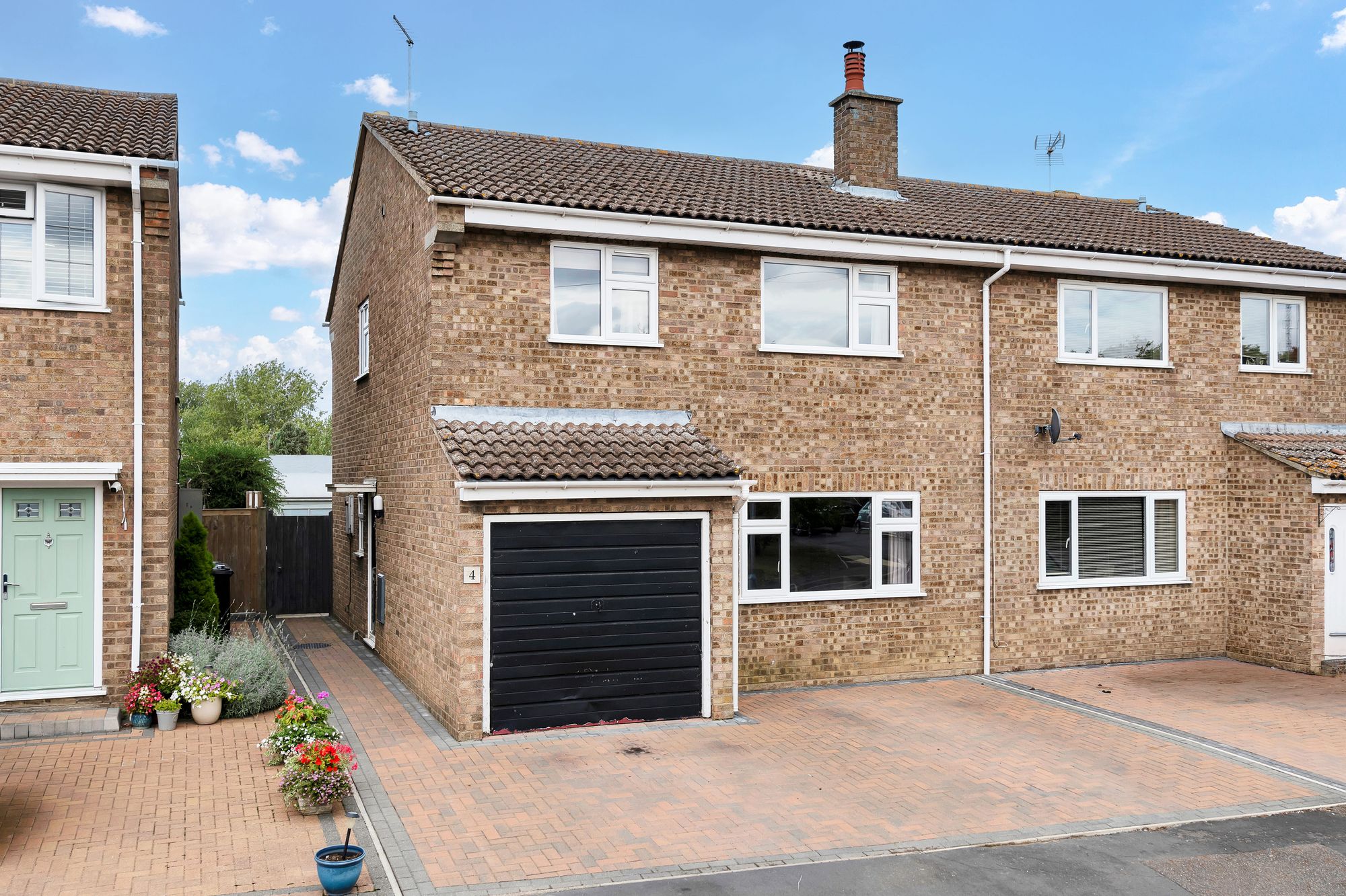 Paddock Way, Haddenham, CB6
