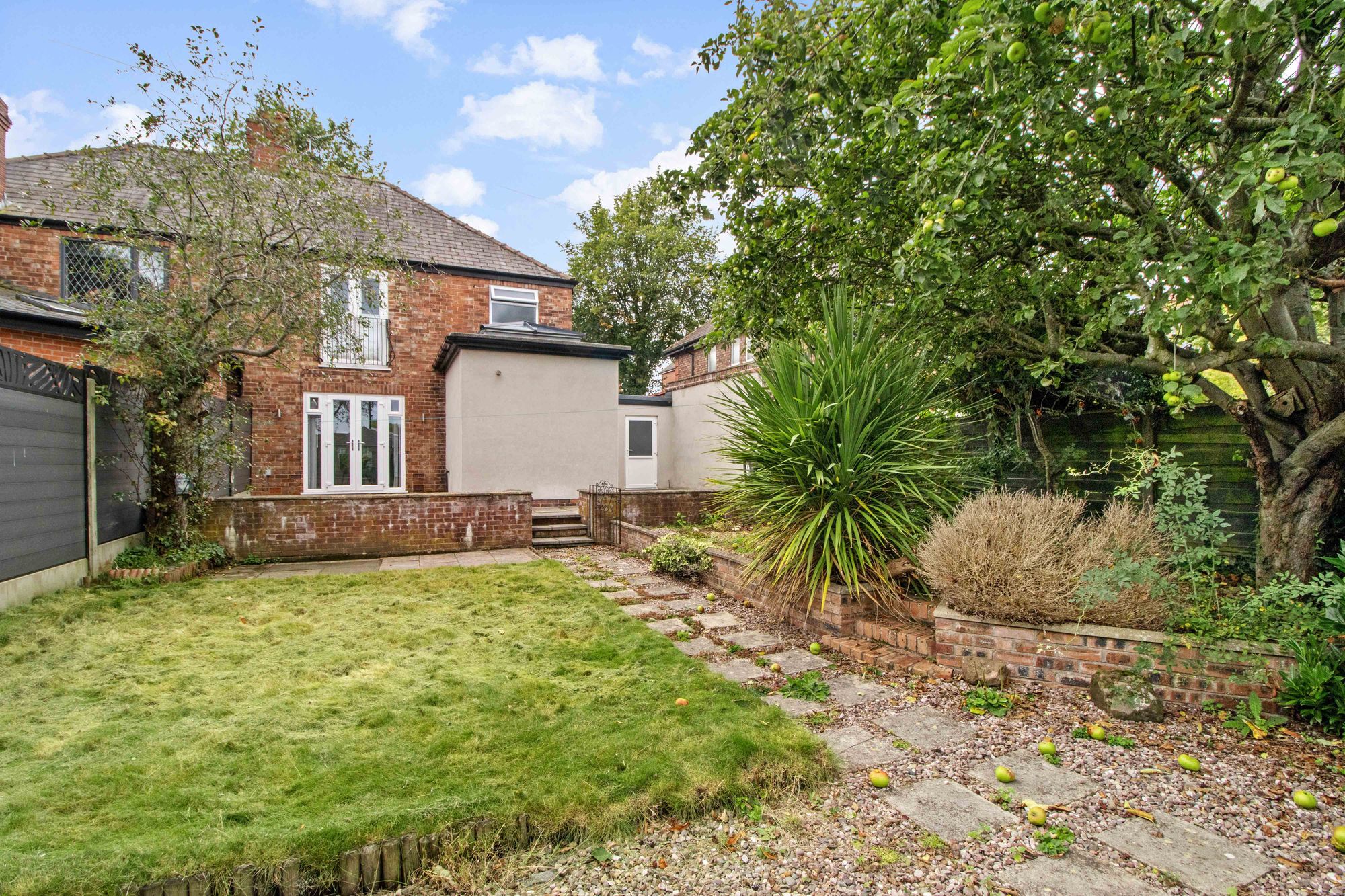 Wilderspool Causeway, Warrington, WA4