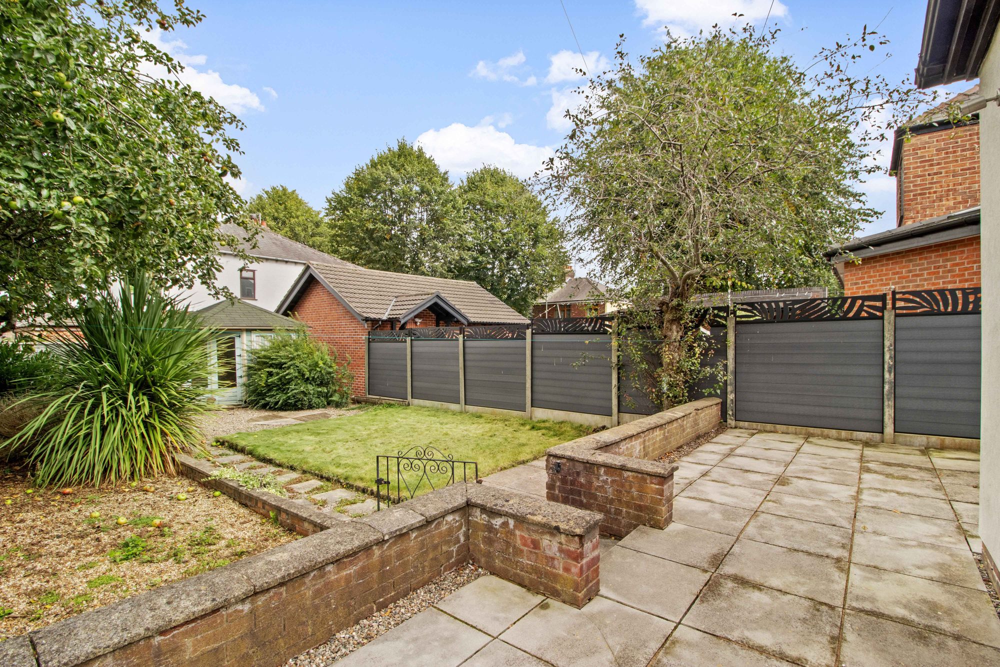 Wilderspool Causeway, Warrington, WA4