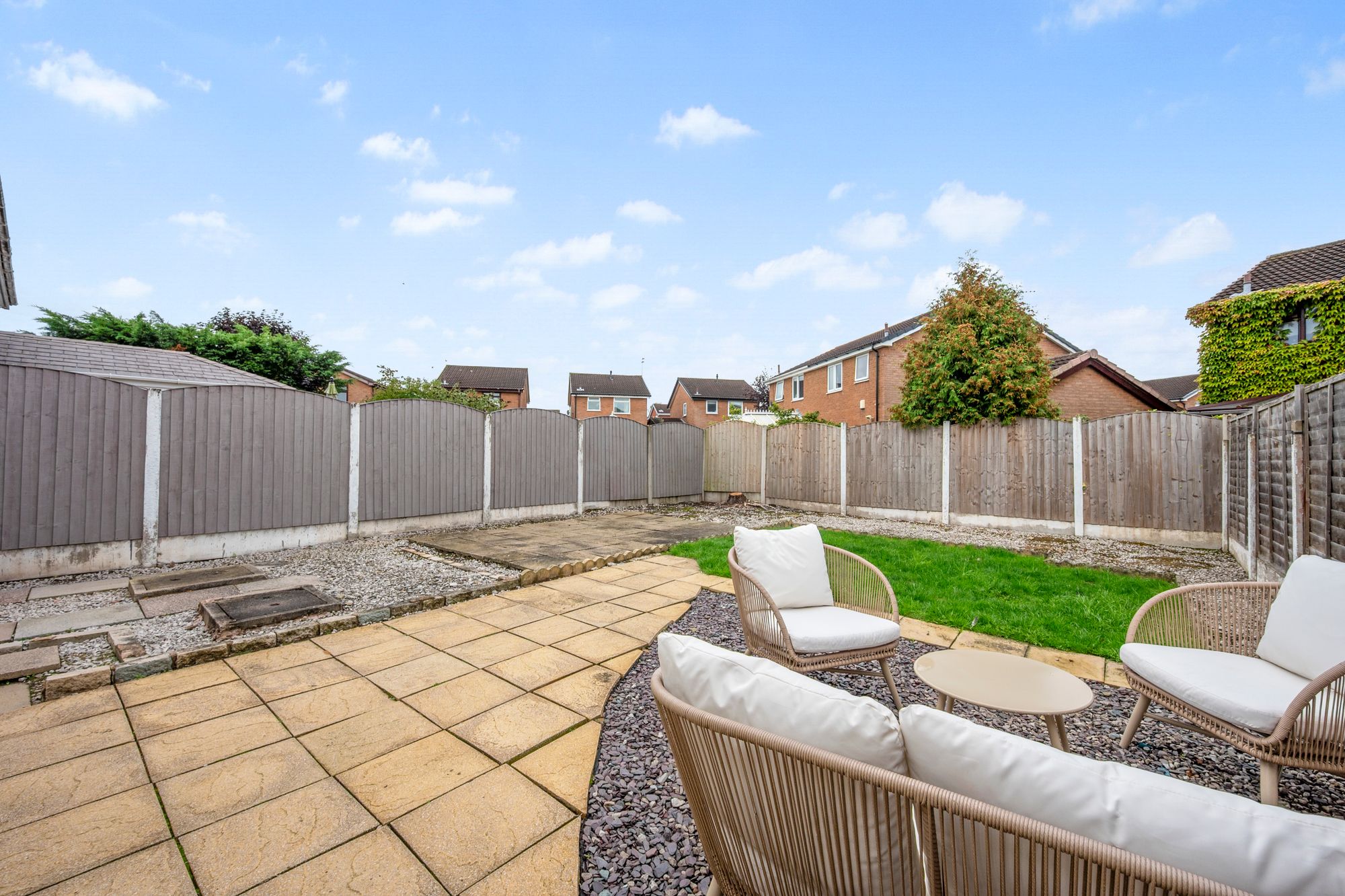 Muirfield Close, Fearnhead, WA2