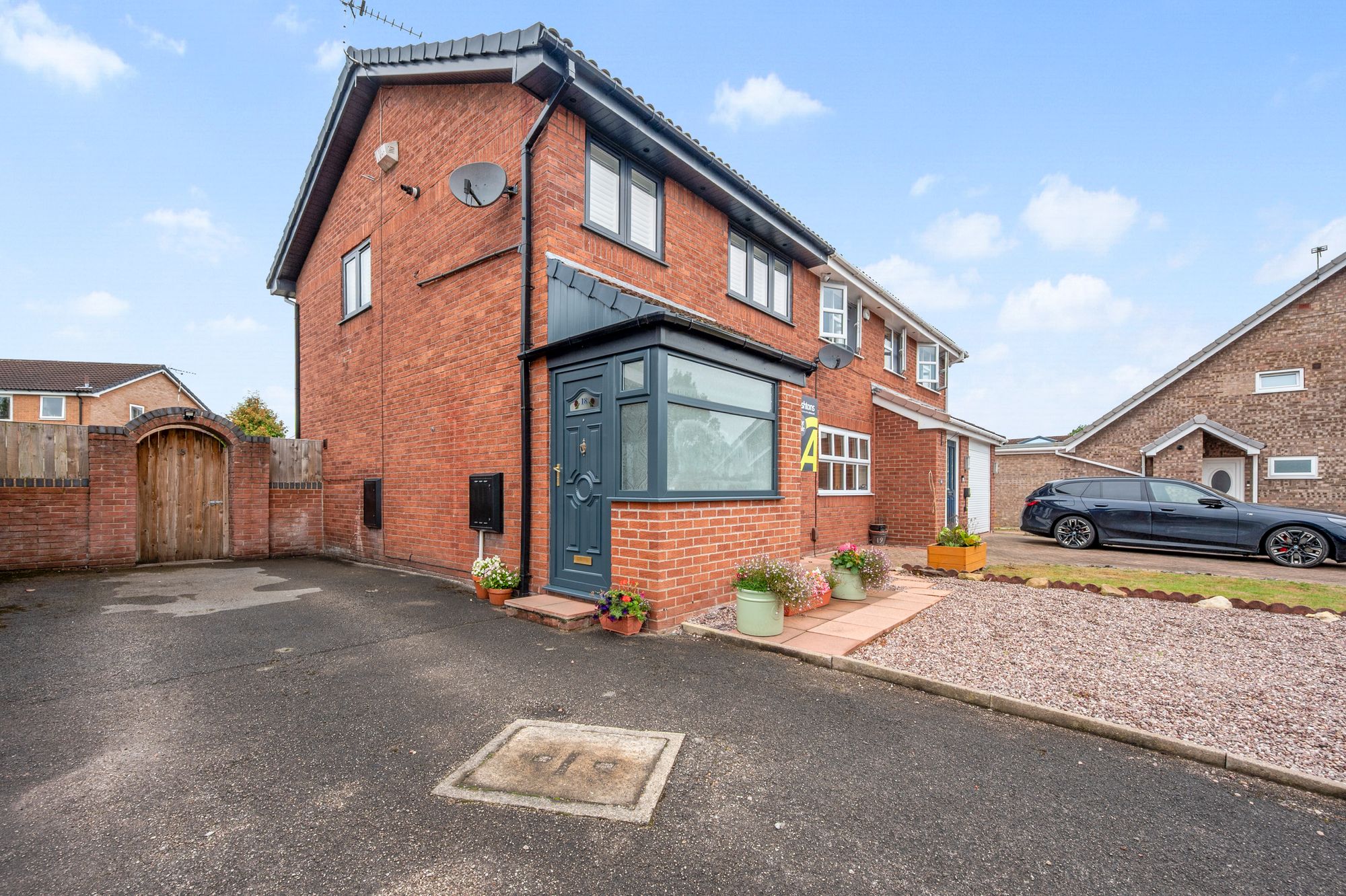 Muirfield Close, Fearnhead, WA2