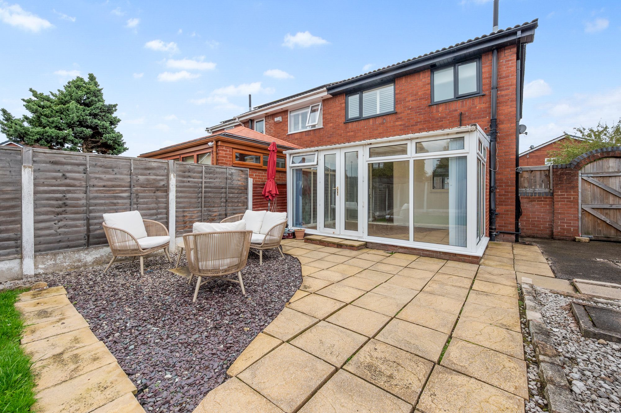 Muirfield Close, Fearnhead, WA2
