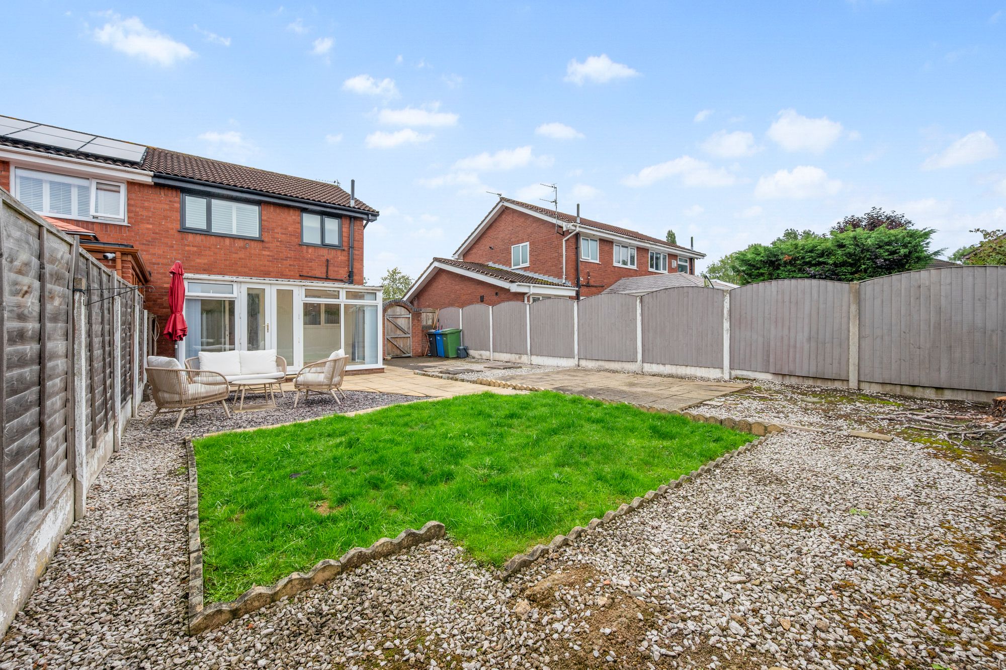 Muirfield Close, Fearnhead, WA2