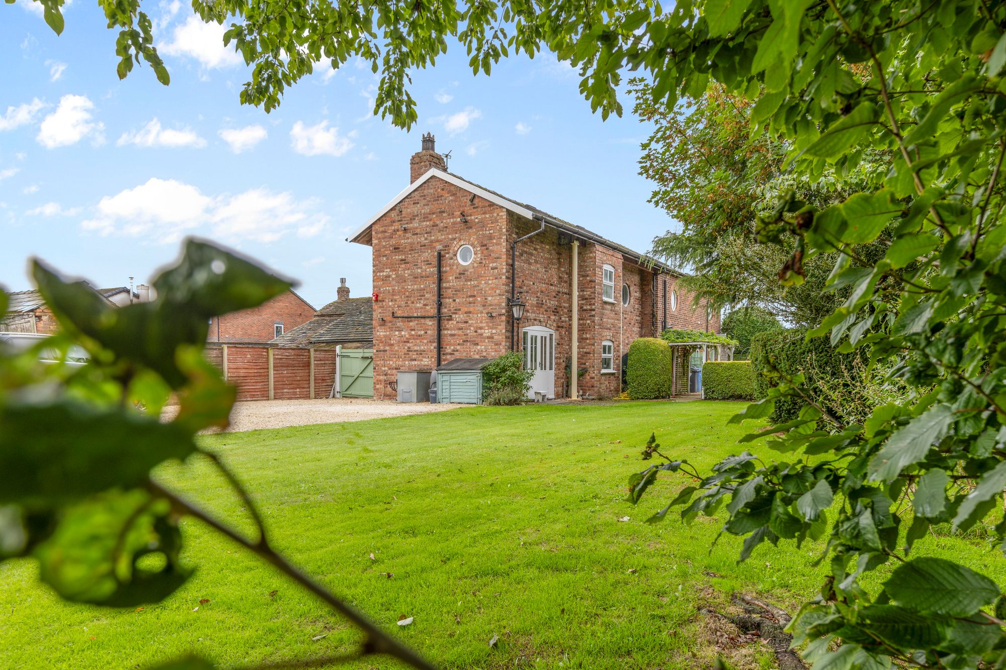 Mill House Lane, Croft, WA3