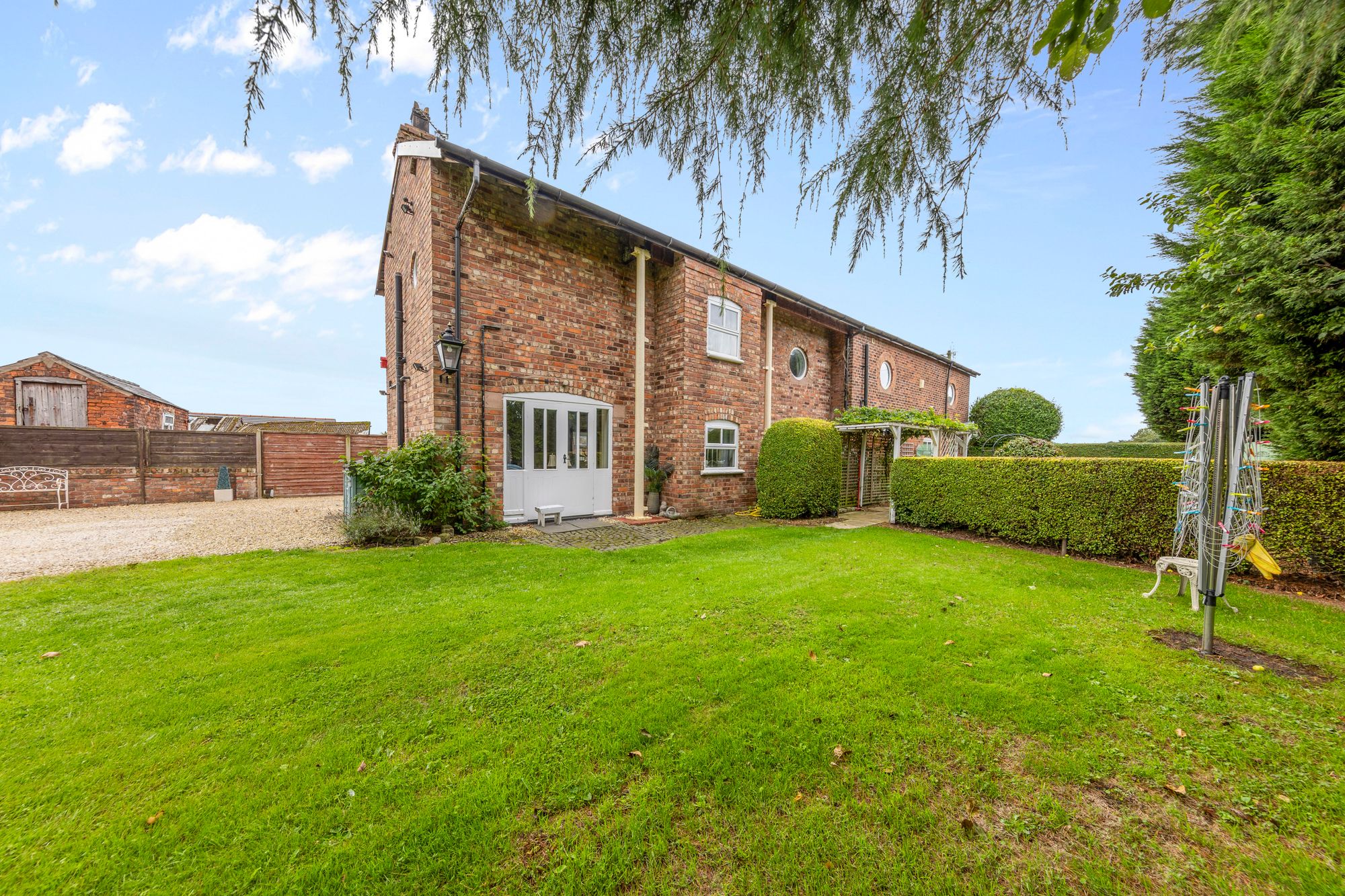 Mill House Lane, Croft, WA3