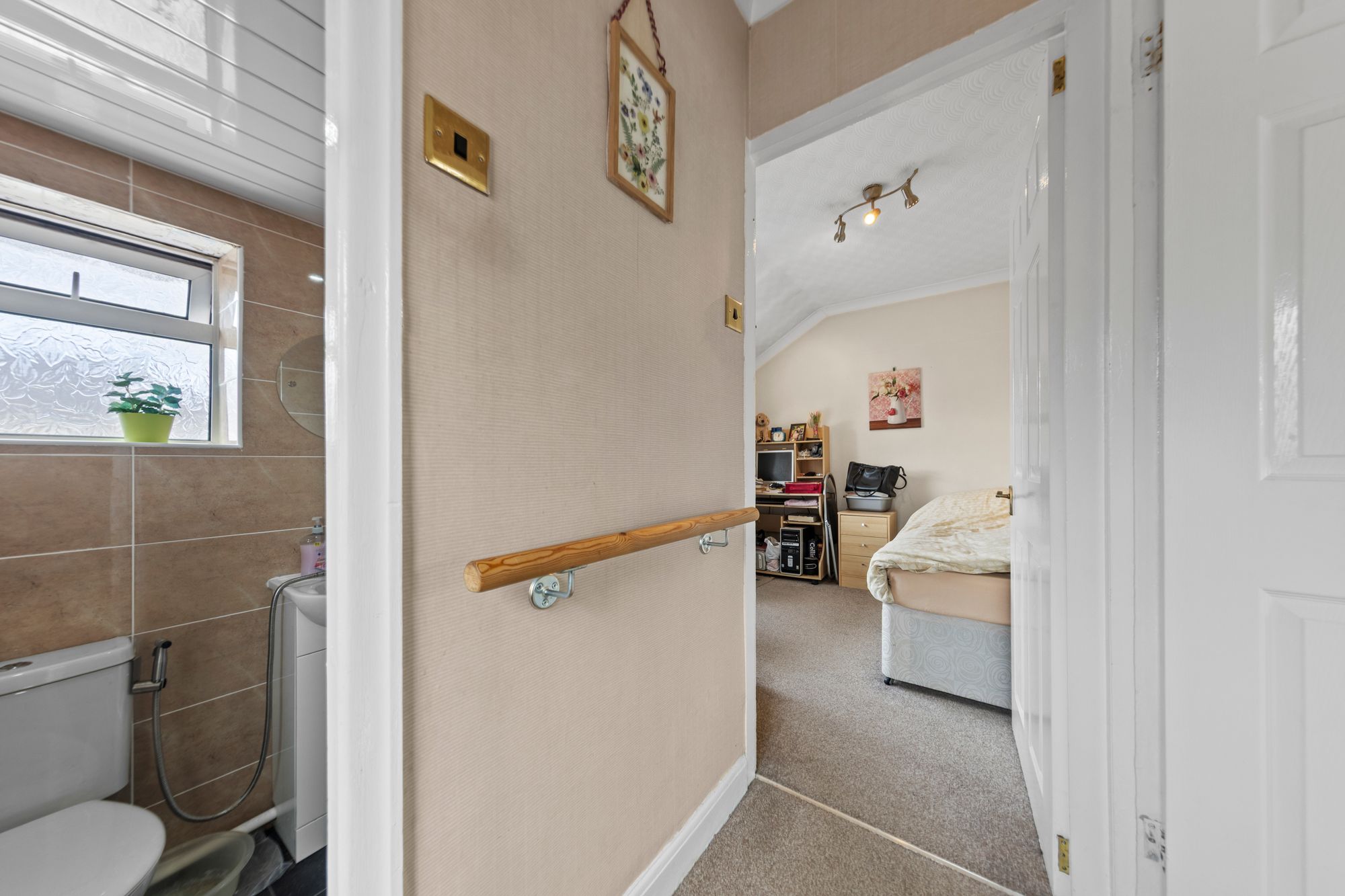 Cliftonville Road, Woolston, WA1