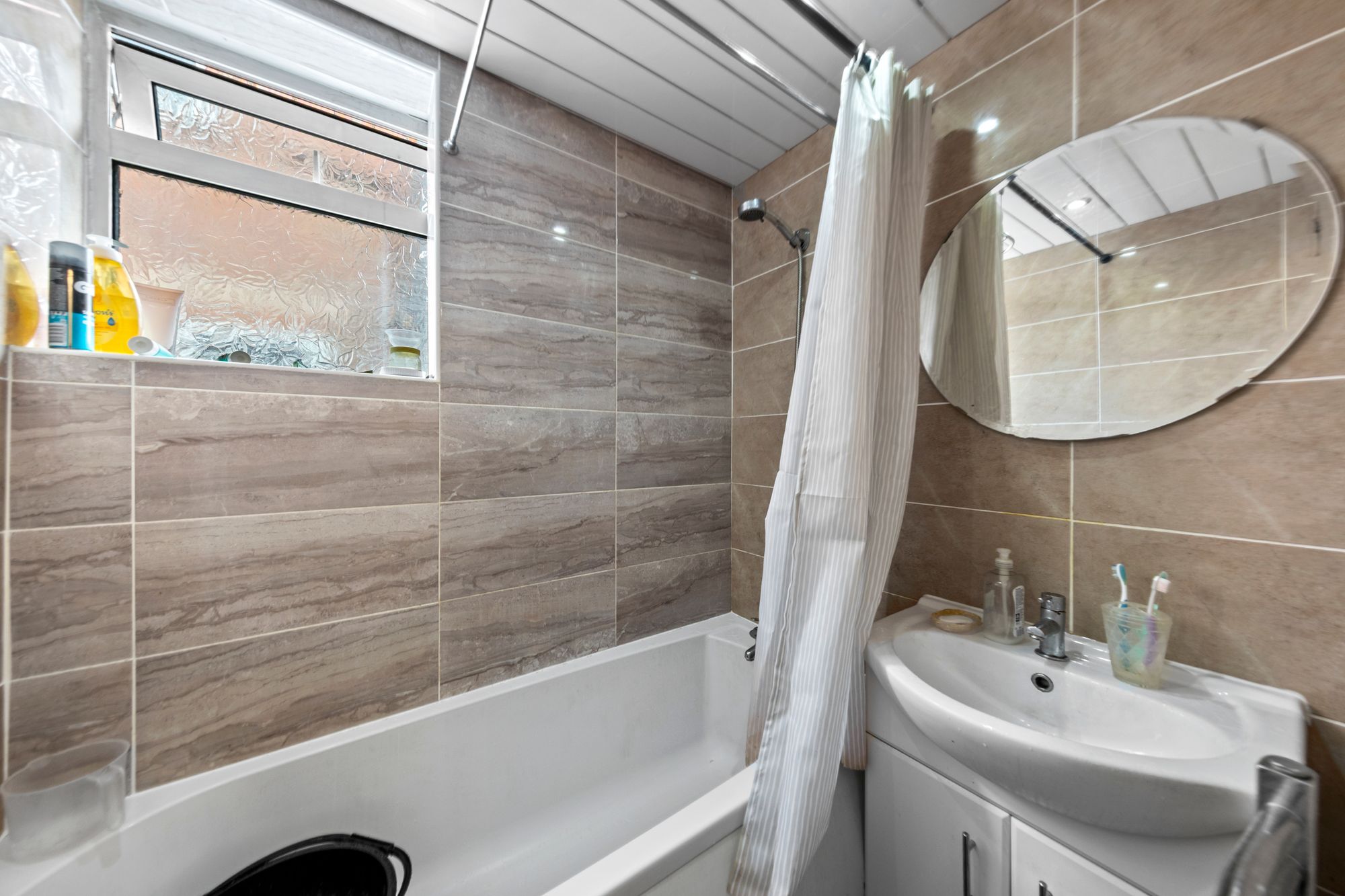 Cliftonville Road, Woolston, WA1