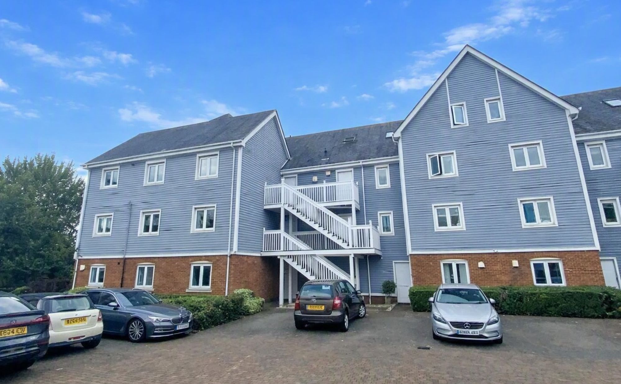 180 The Lakes, Larkfield