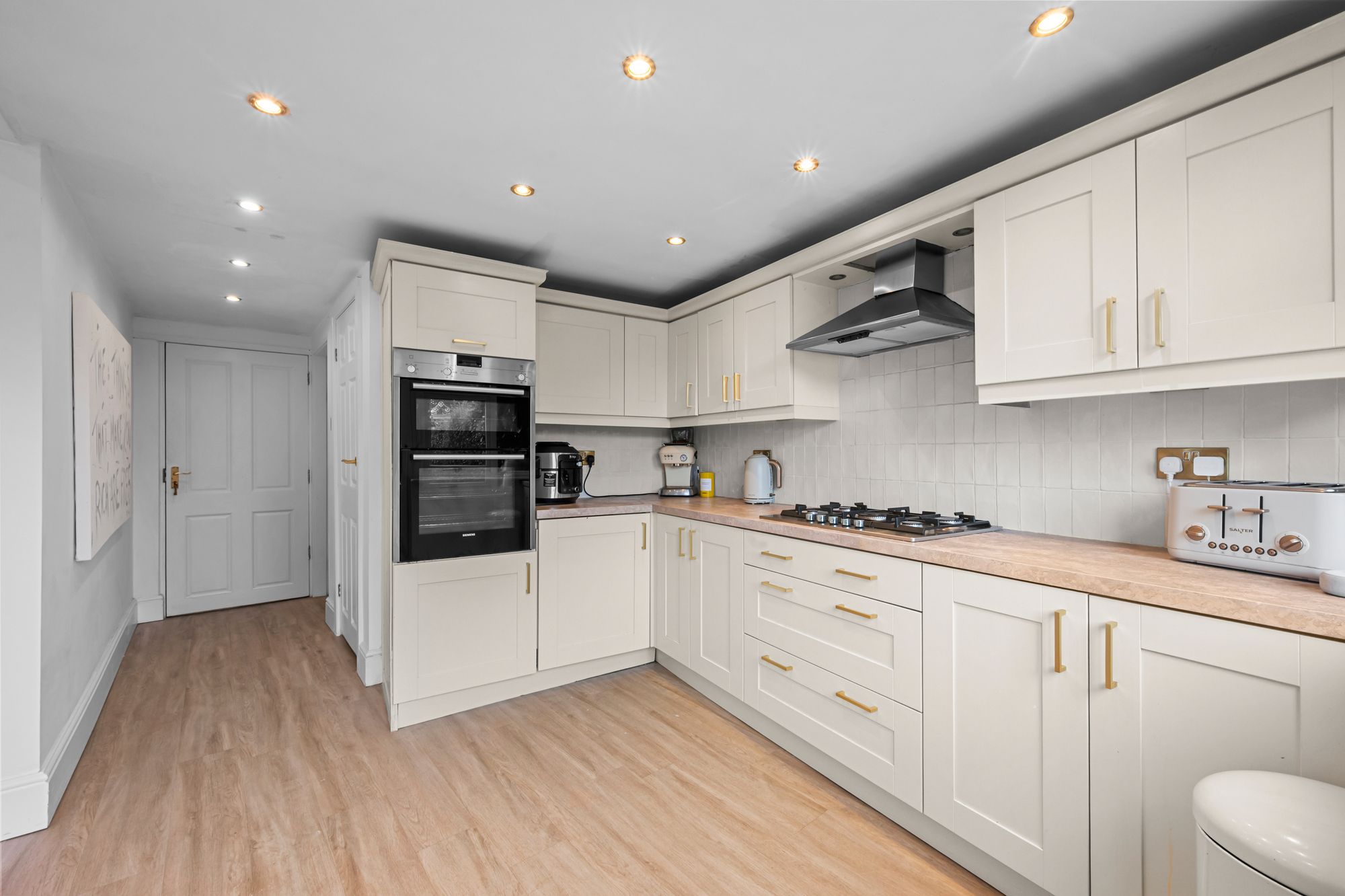 Six Acre Lane, Moore, WA4