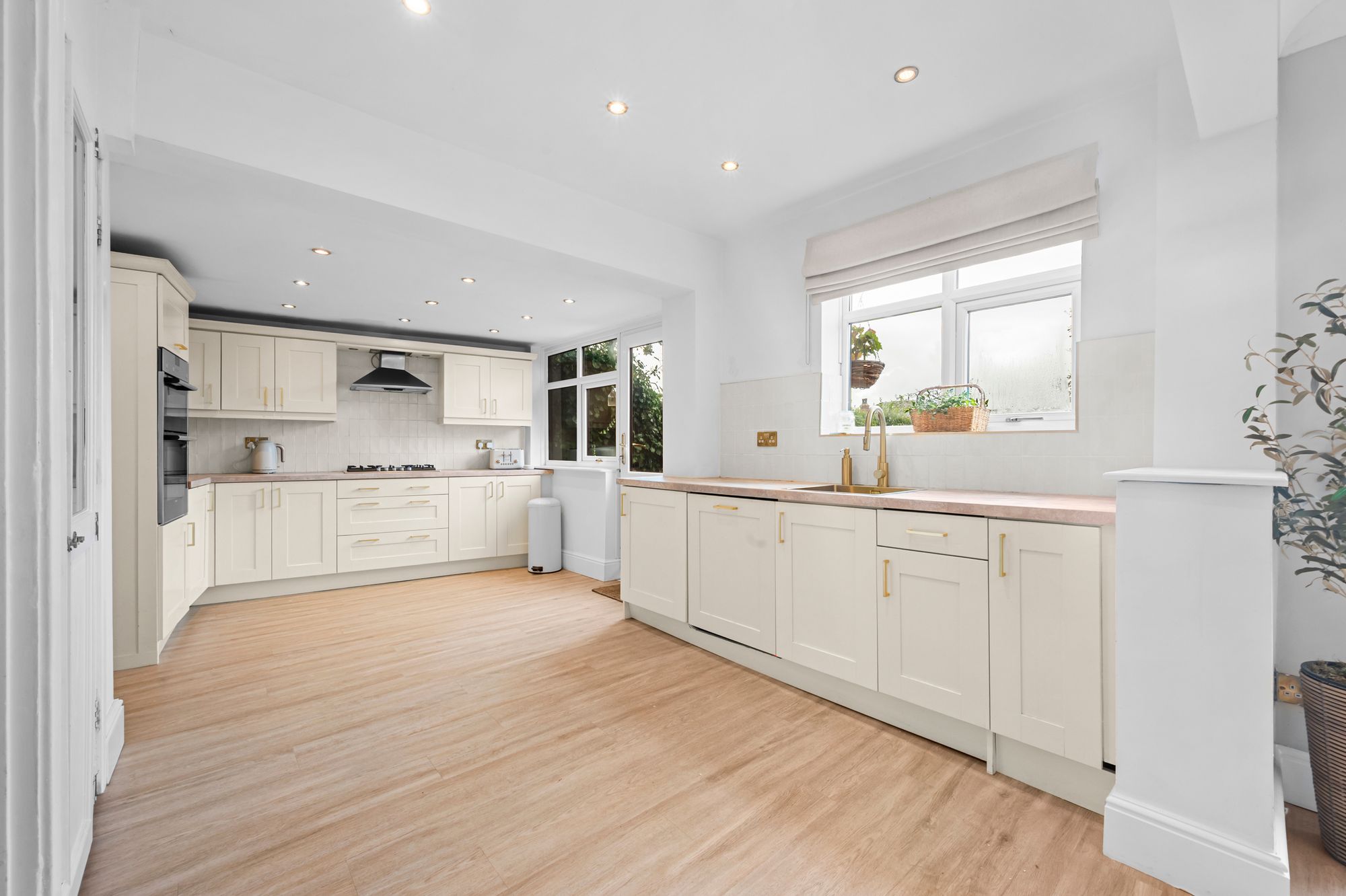 Six Acre Lane, Moore, WA4