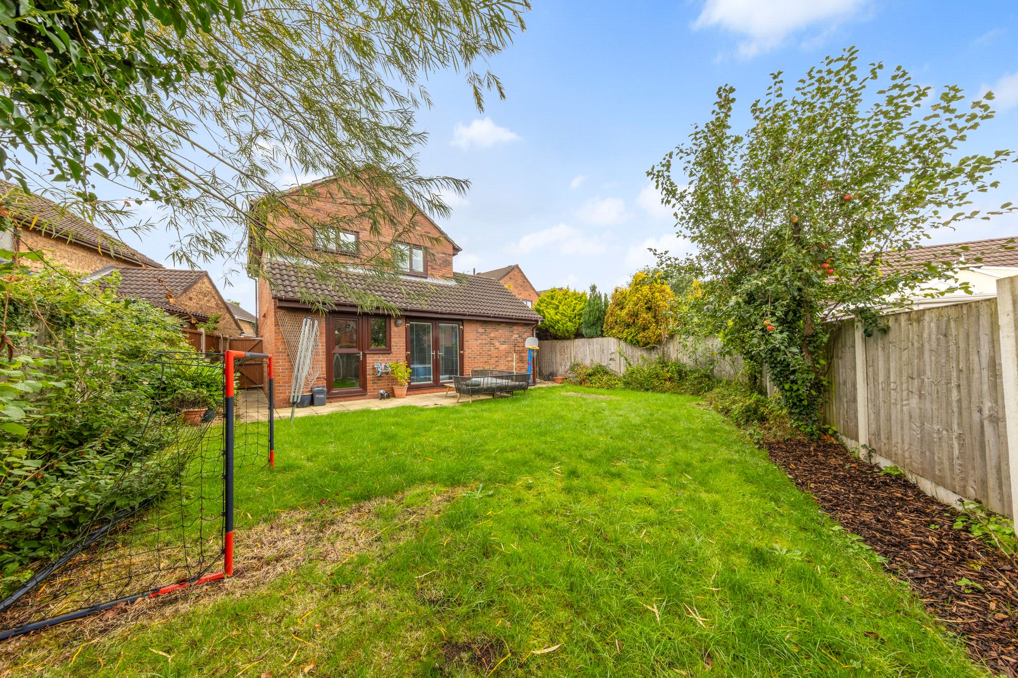 Rockingham Close, Birchwood, WA3