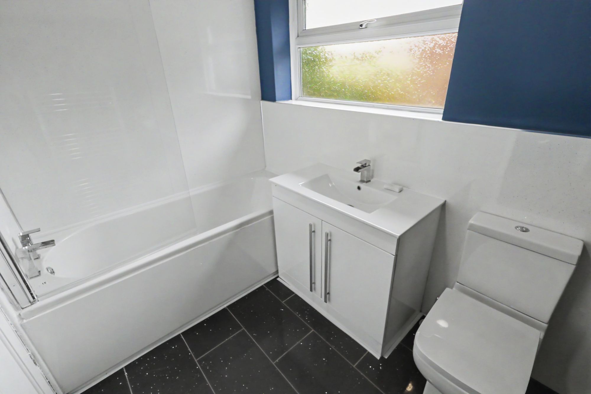 Tully Avenue, Newton-Le-Willows, WA12