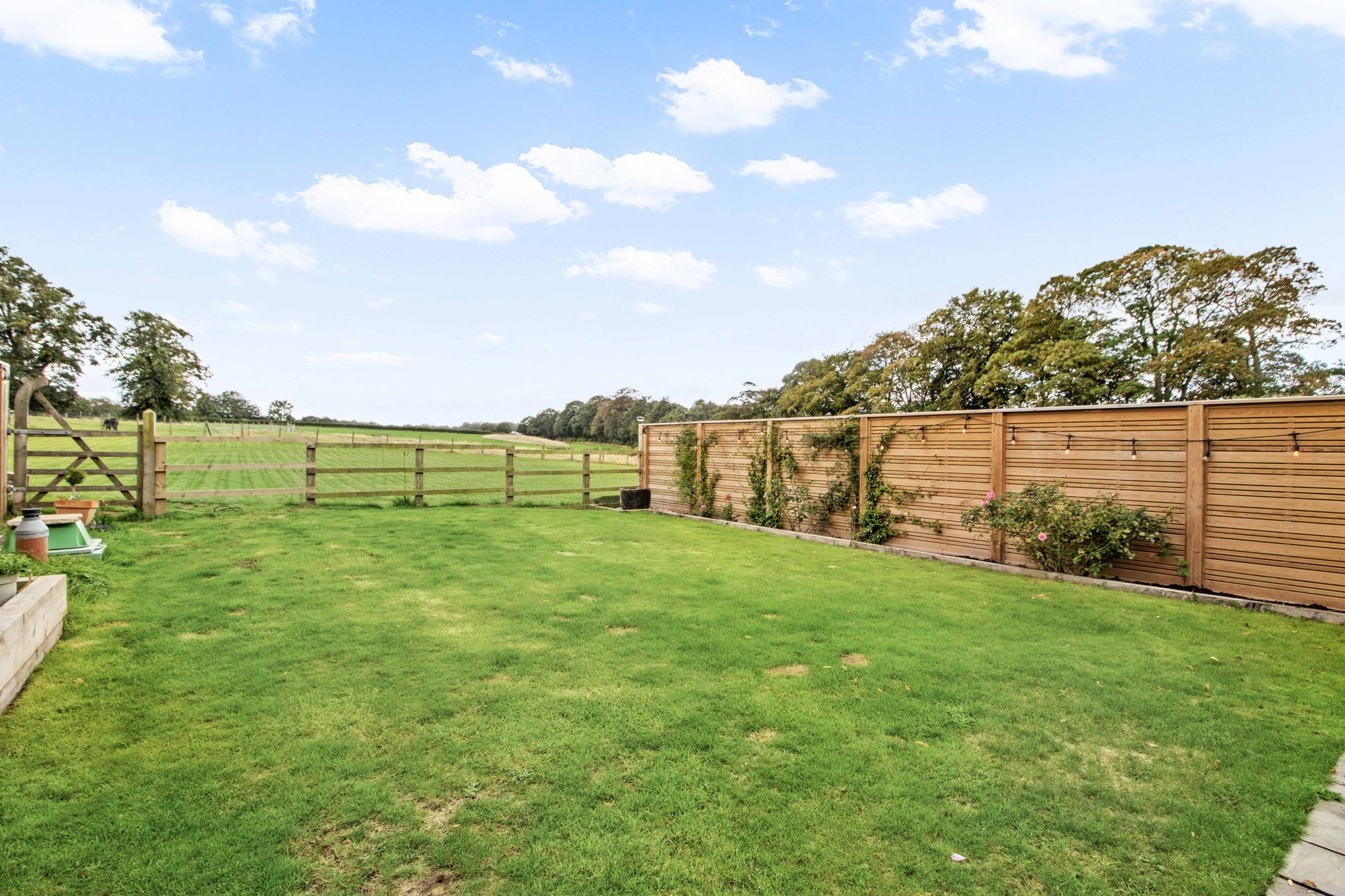 Hobb Lane, Daresbury, WA4