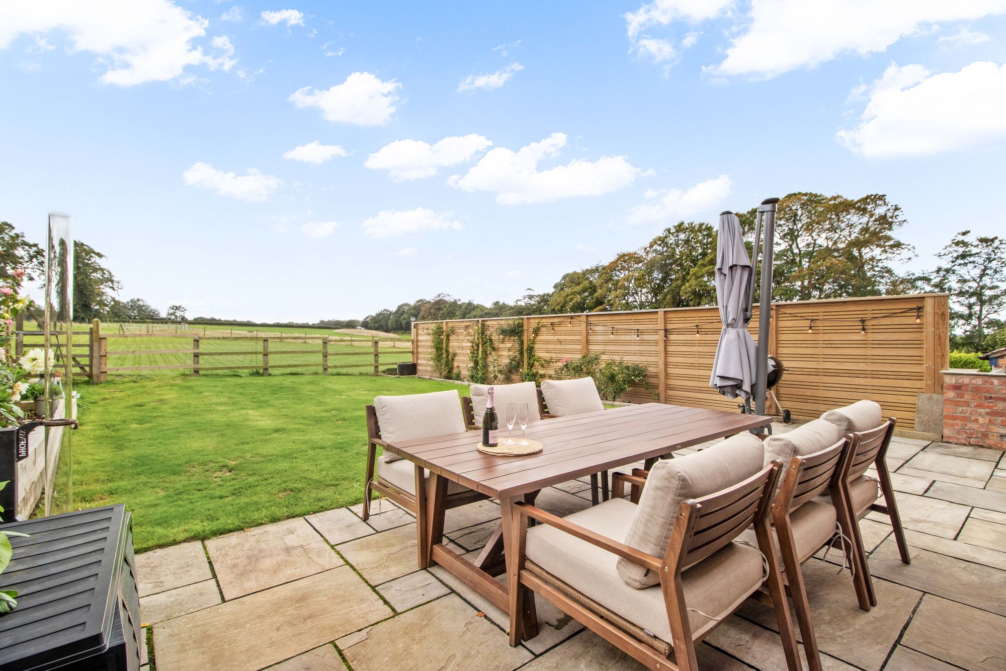Hobb Lane, Daresbury, WA4