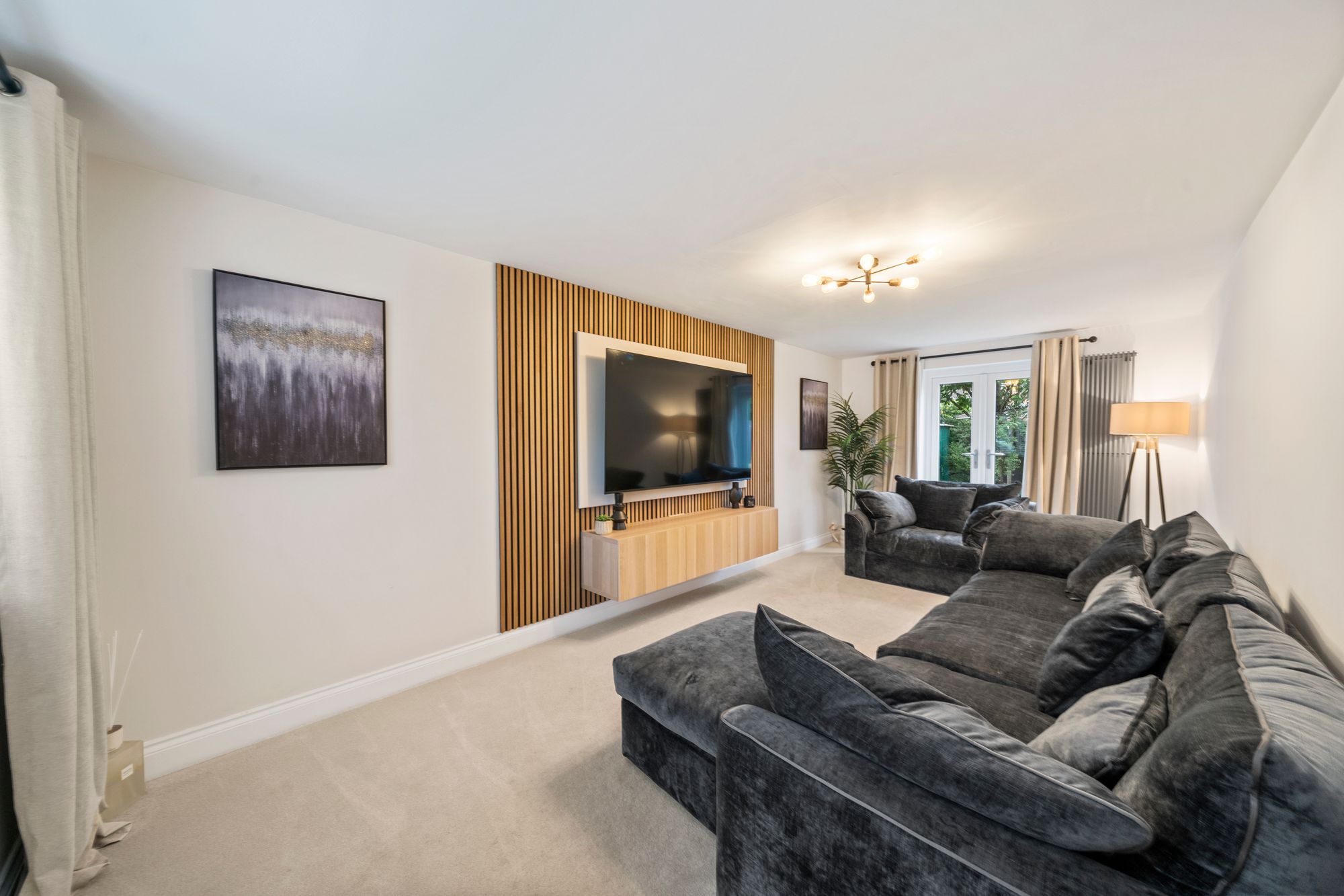 Livingstone Close, Old Hall, WA5